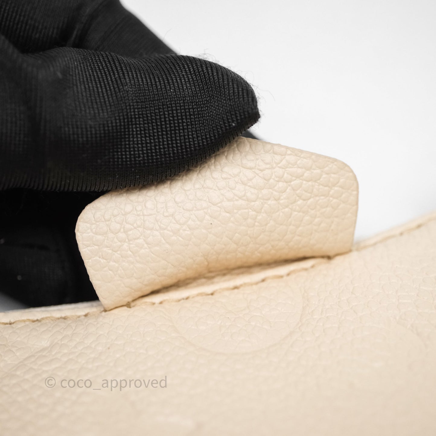 Louis Vuitton Easy Pouch On Strap Crème Monogram Empreinte Leather