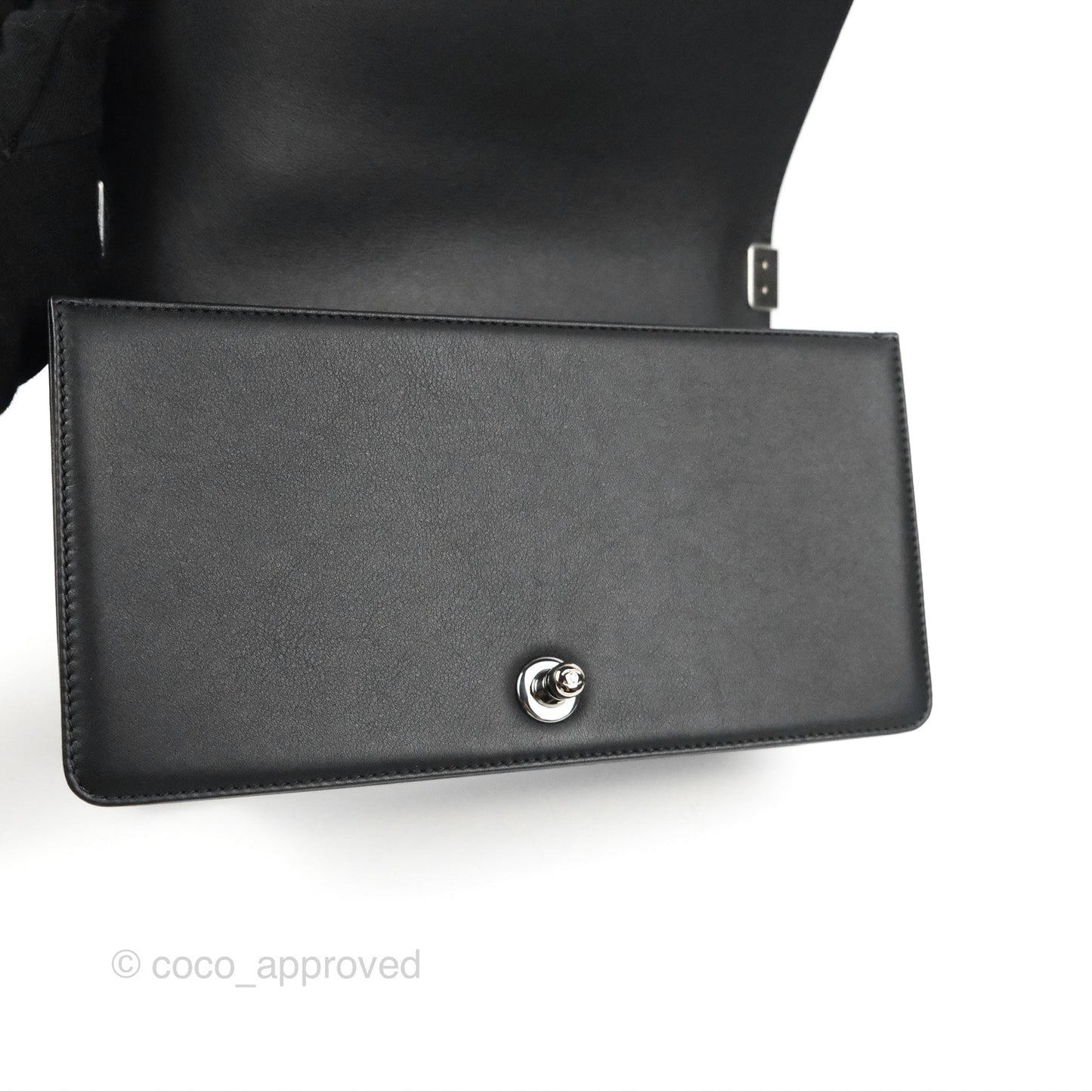 Chanel Medium Pearl Around Boy Black/Navy Tweed Gun Metal Hardware