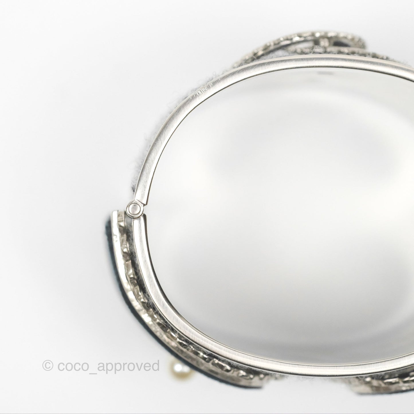 Chanel CC Pearl Bracelet Grey Navy Silver Tone 15V