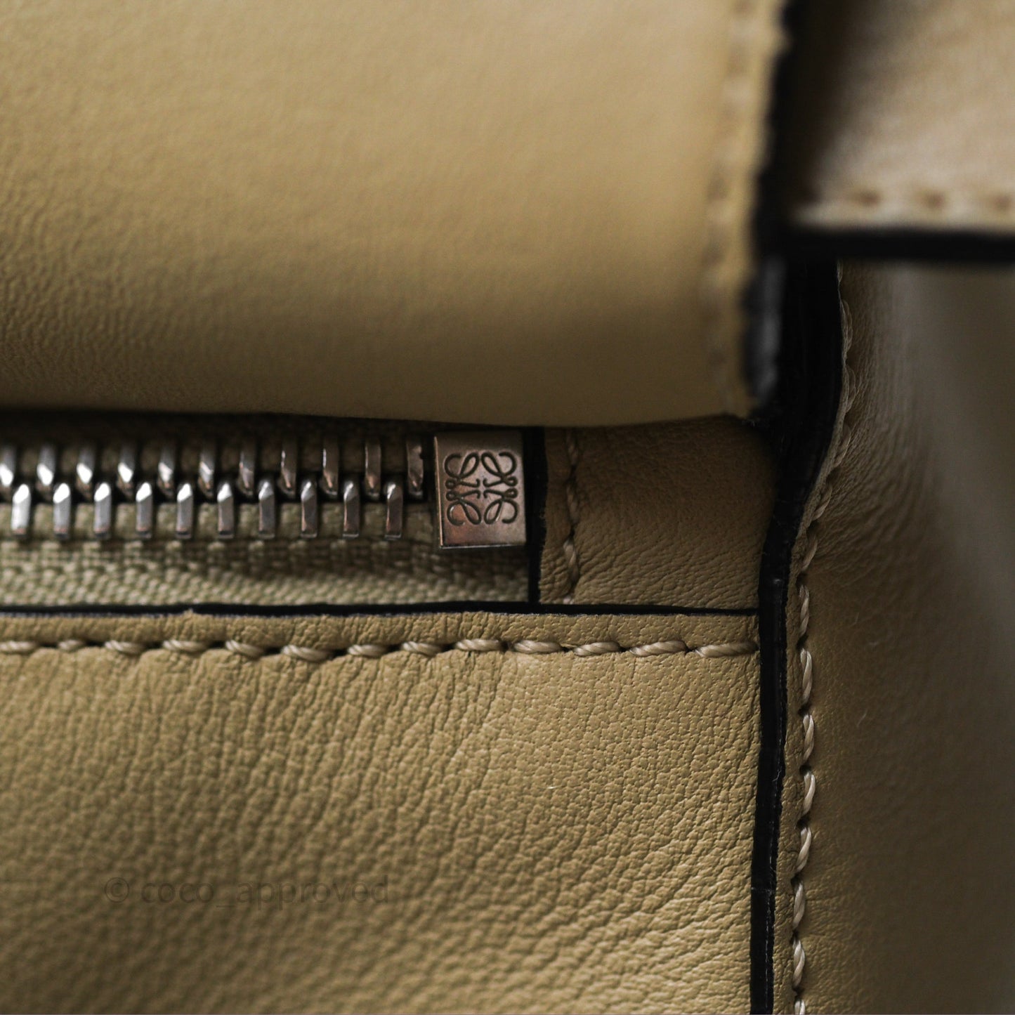 Loewe Medium Puzzle Bag Light Beige Calfskin