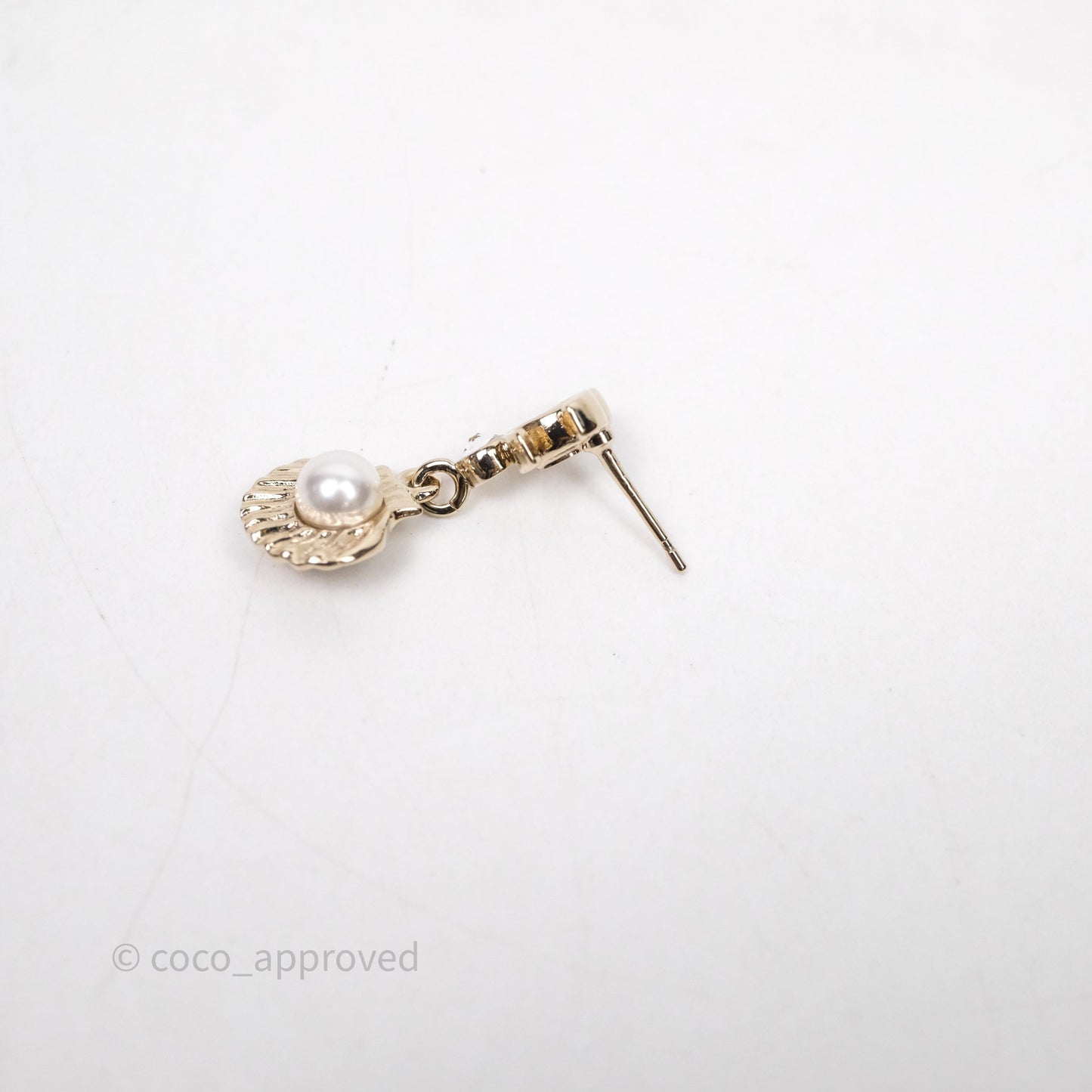 Chanel CC Crystals Shell Fish Drop Earrings Gold Tone 25C