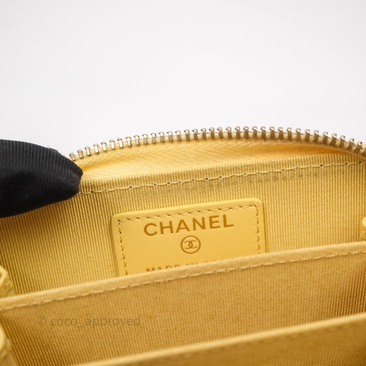 Chanel Quilted Zip Card Holder Caviar Yellow Gold Hardware
