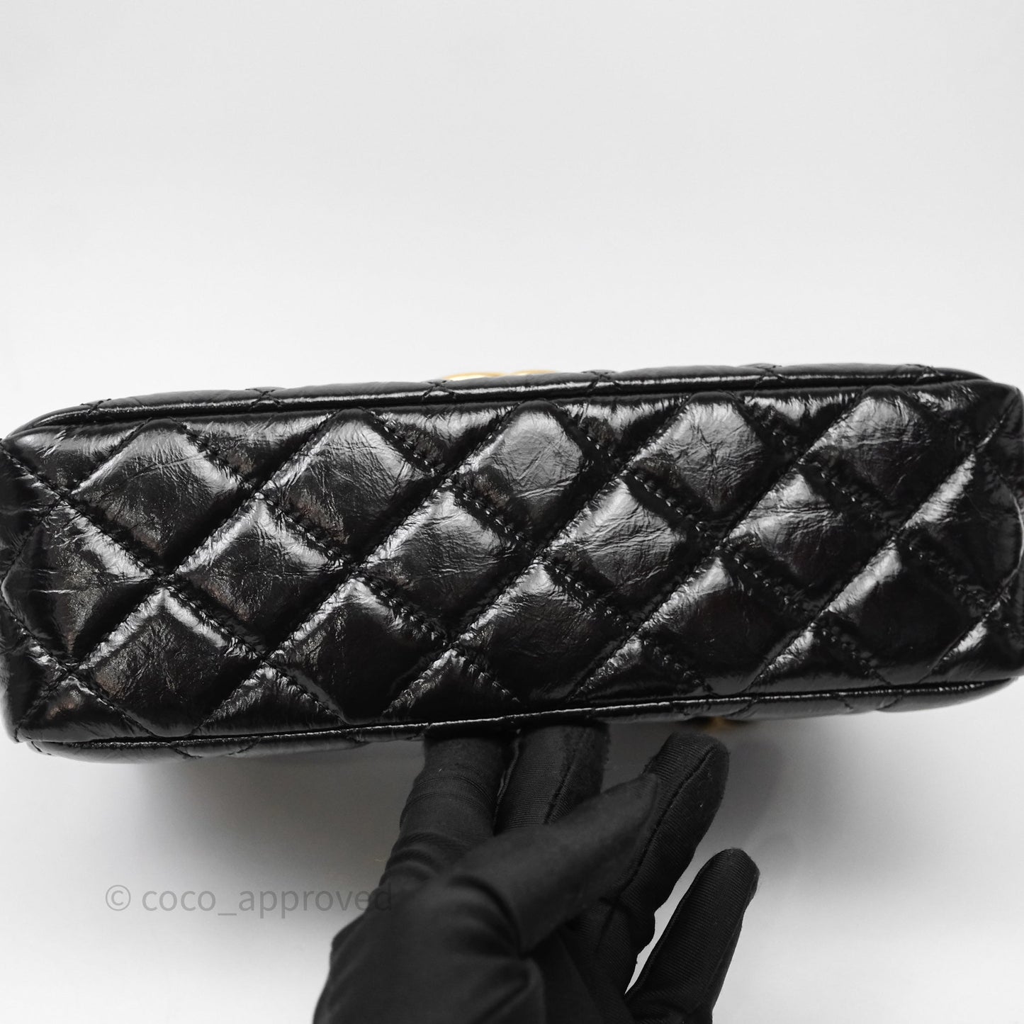 Chanel Medium Quilted Wavy CC Hobo Black Shiny Crumpled Calfskin Aged Gold Hardware