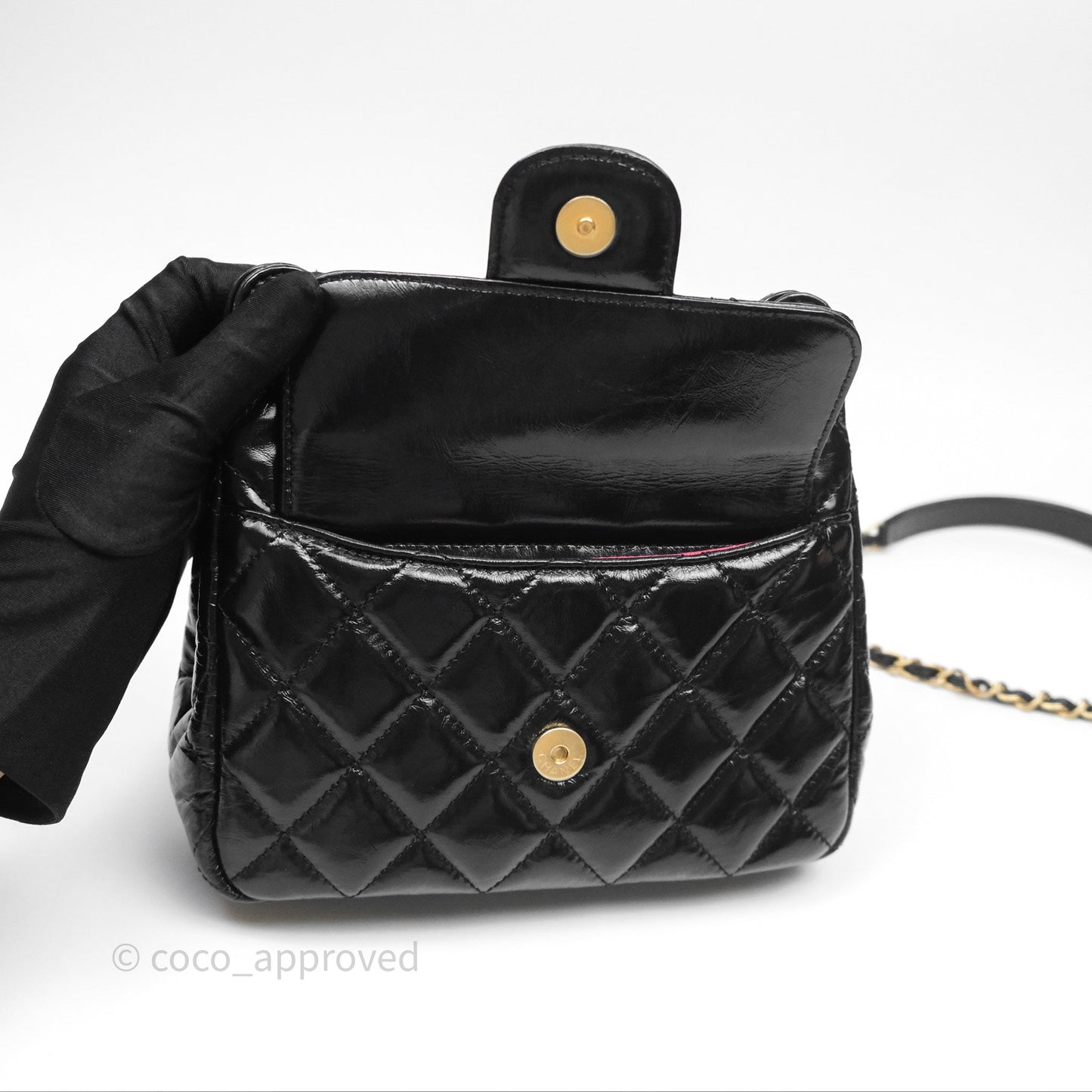 Chanel Small Wavy CC Hobo Black Shiny Crumpled Calfskin Aged Gold Hardware 23C