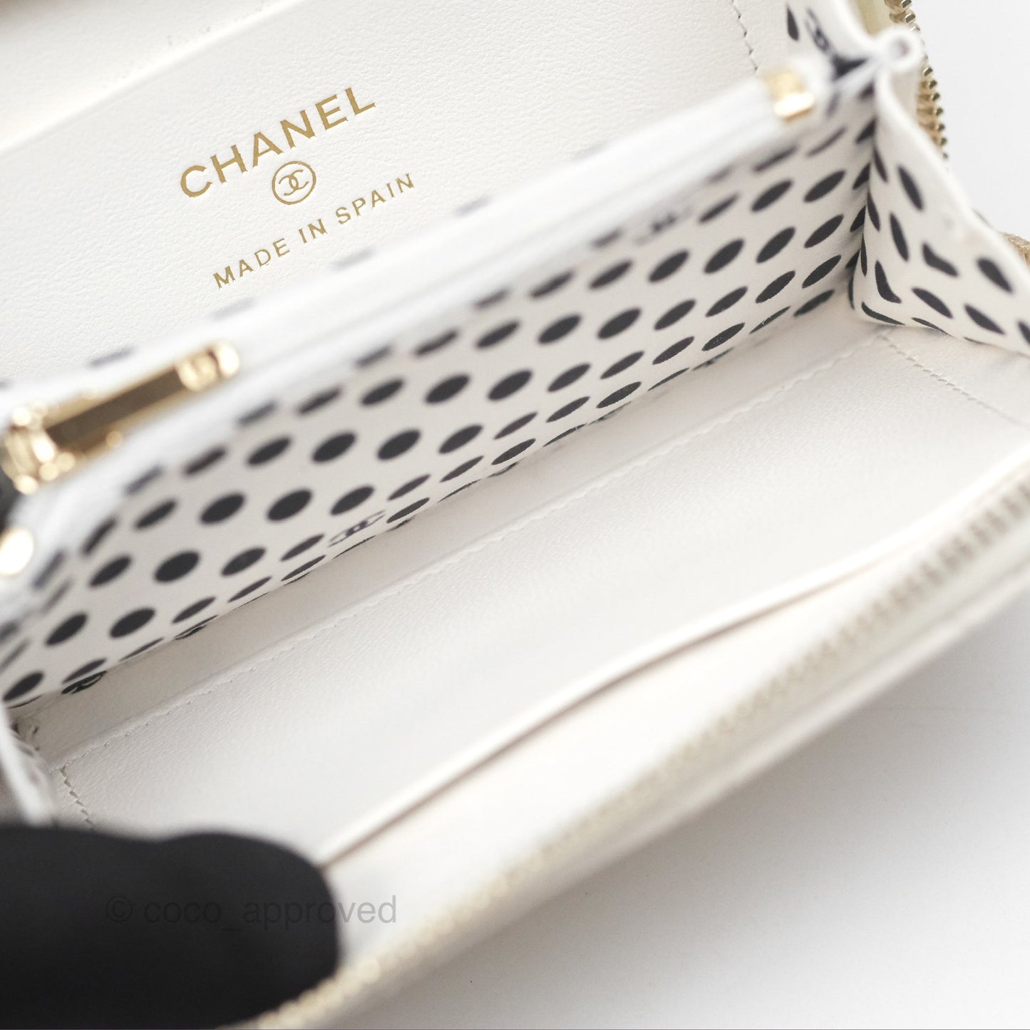 Chanel Pearl CC Zipped Coin Purse White Lambskin Gold Hardware