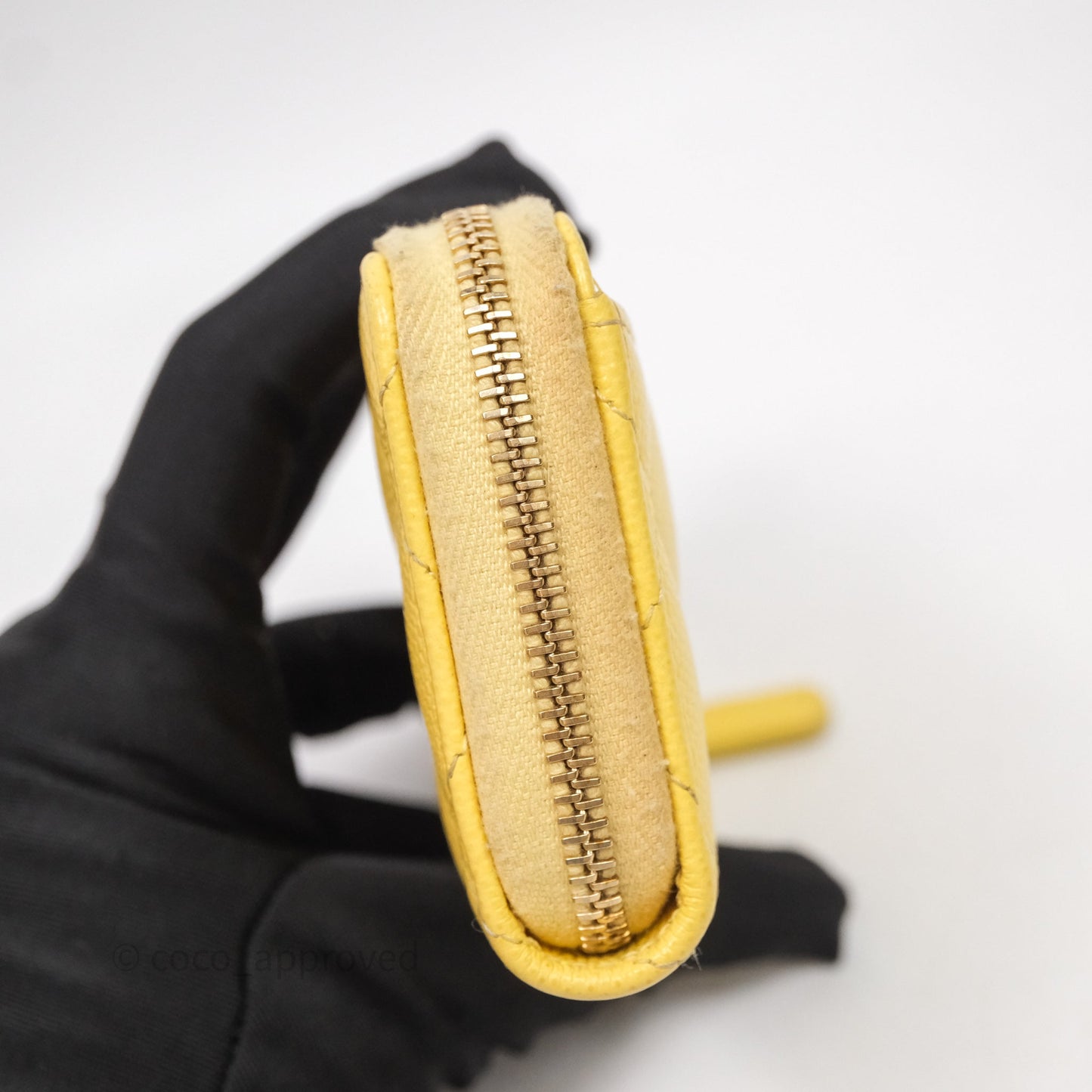 Chanel Quilted Zip Card Holder Caviar Yellow Gold Hardware