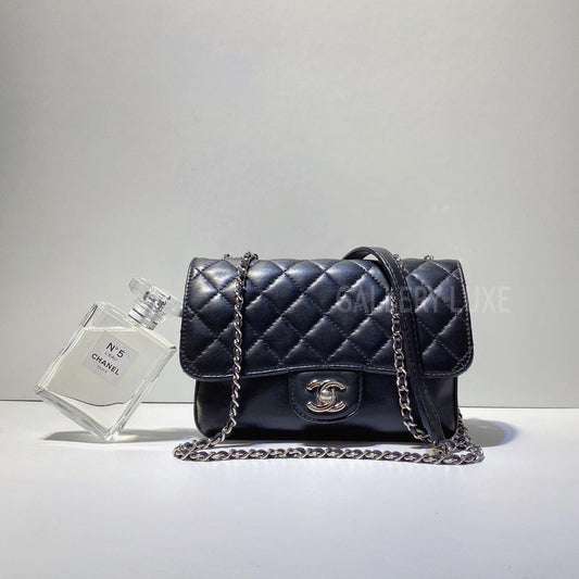 No.3098-Chanel Small Clam’s Pocket Flap Bag
