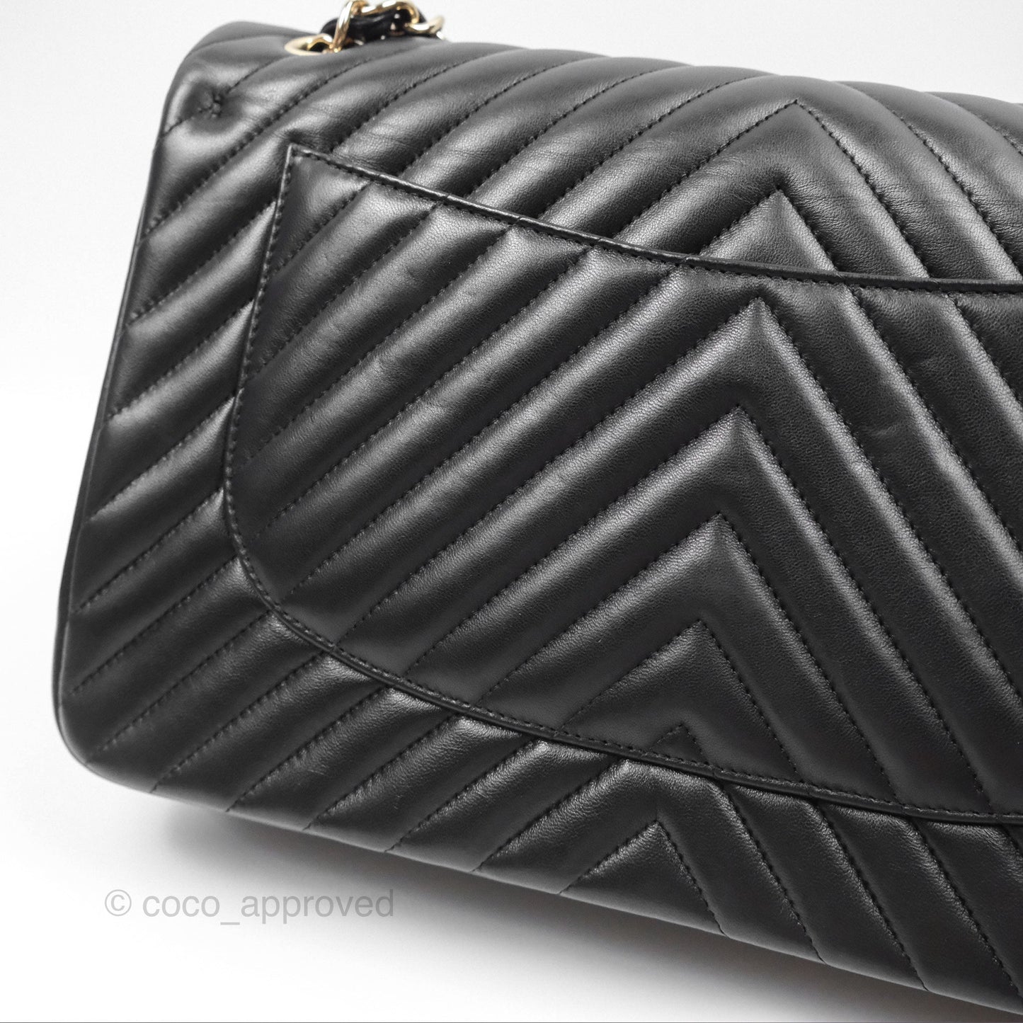 Chanel Chevron Jumbo Double Flap Black Lambskin Gold Hardware⁣⁣