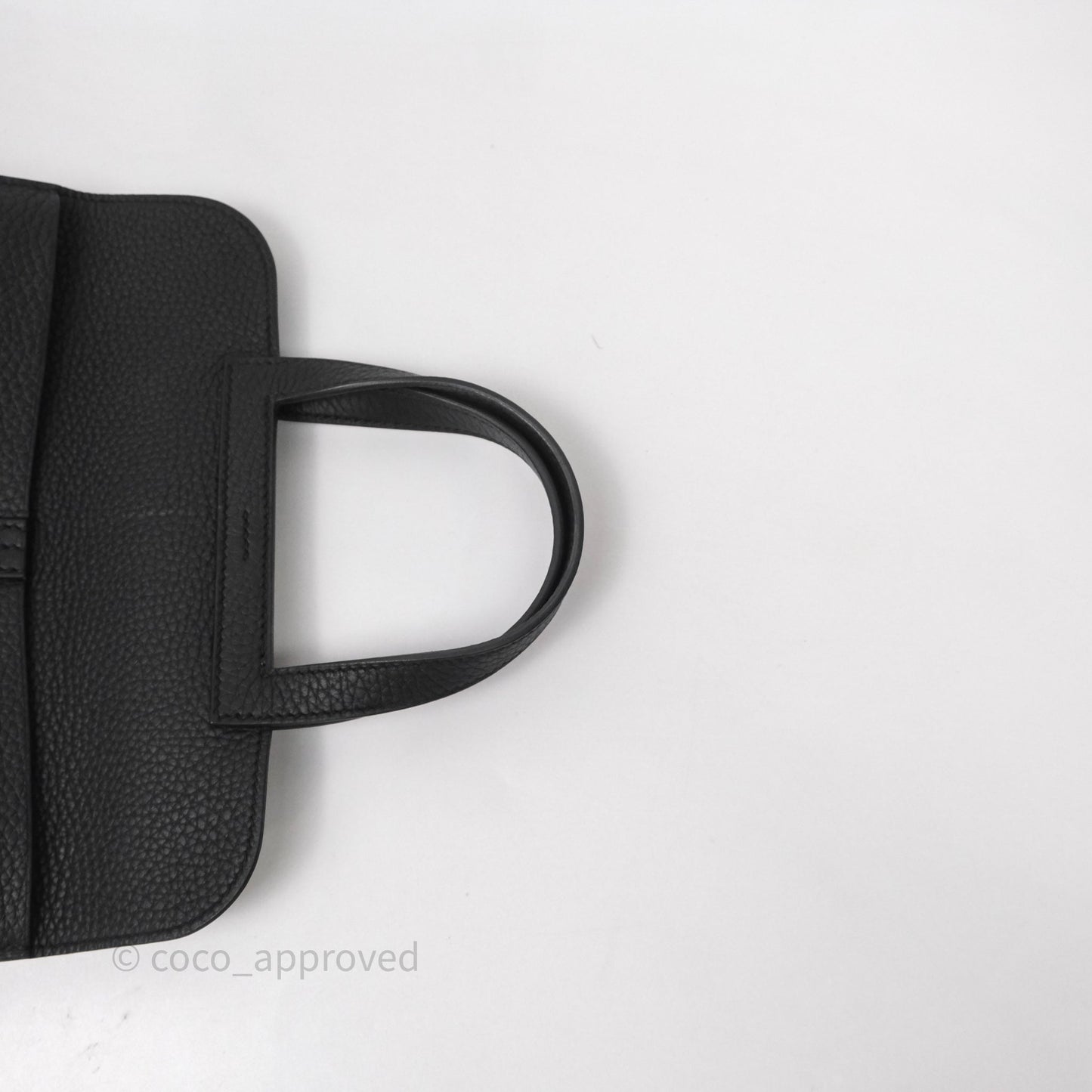 Hermès Halzan 25 Taurillon Clemence 89 Noir Gold Hardware
