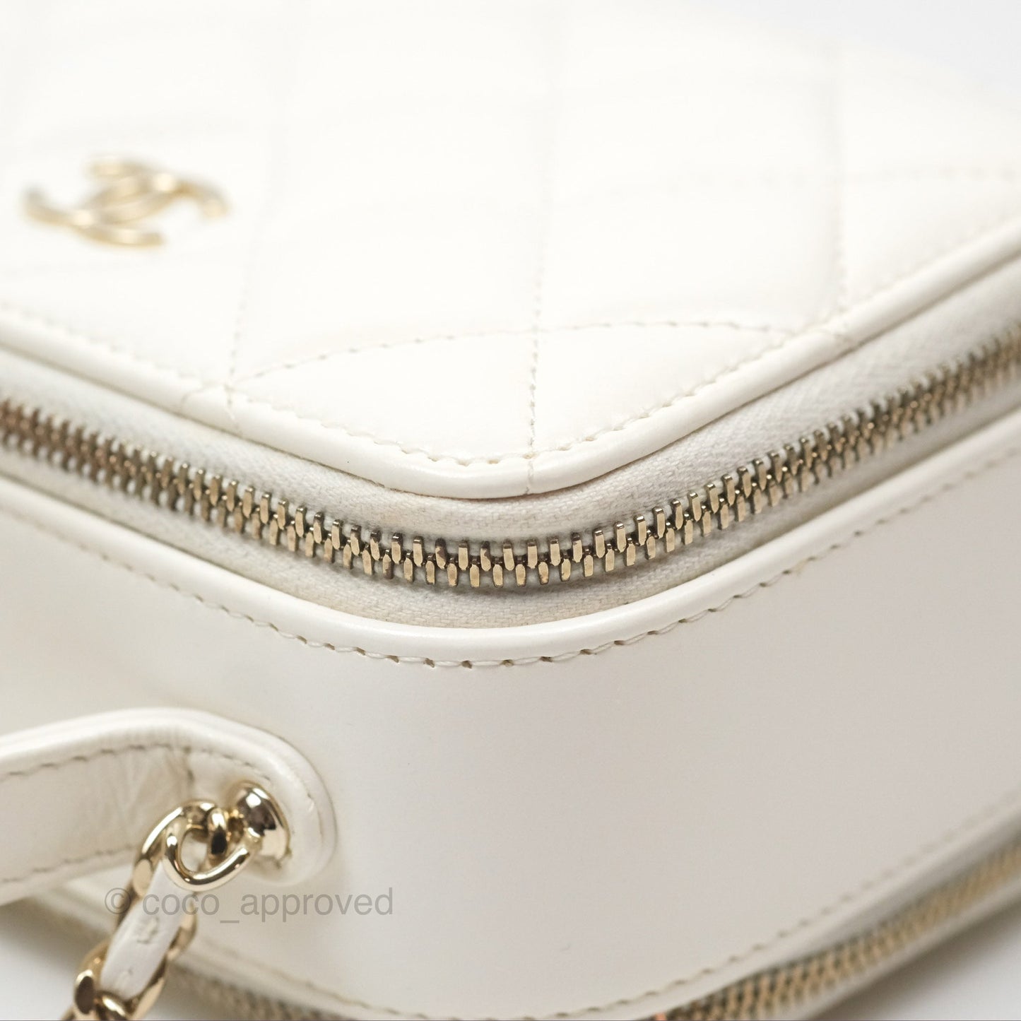 Chanel Top Handle Quilted Vanity Case White Shiny Lambskin Good Hardware