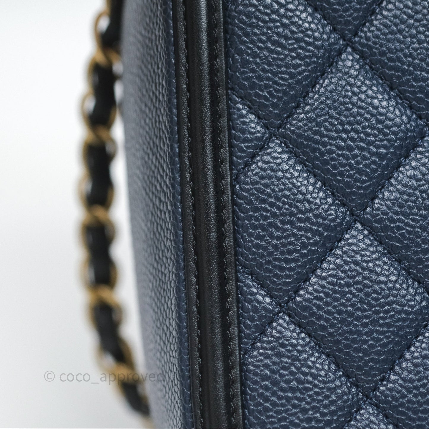 Chanel Quilted Medium CC Filigree Vanity Case Dark Navy Caviar Gold Hardware