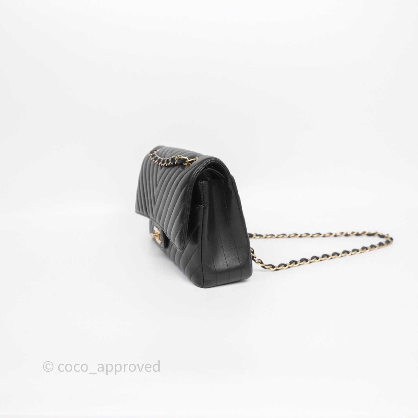 Chanel Classic Medium Flap Chevron Black Lambskin Aged Gold Hardware