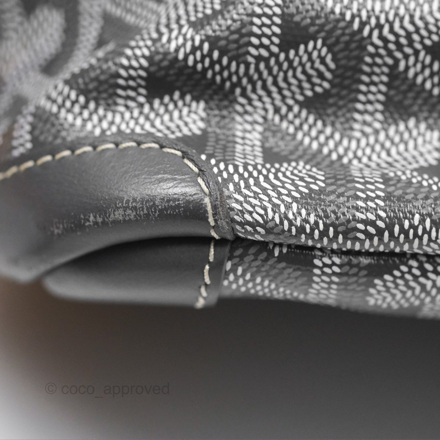 Goyard St Artois Tote MM ⁣⁣⁣⁣⁣⁣⁣⁣⁣⁣⁣⁣⁣⁣⁣⁣⁣⁣⁣⁣Grey Canvas