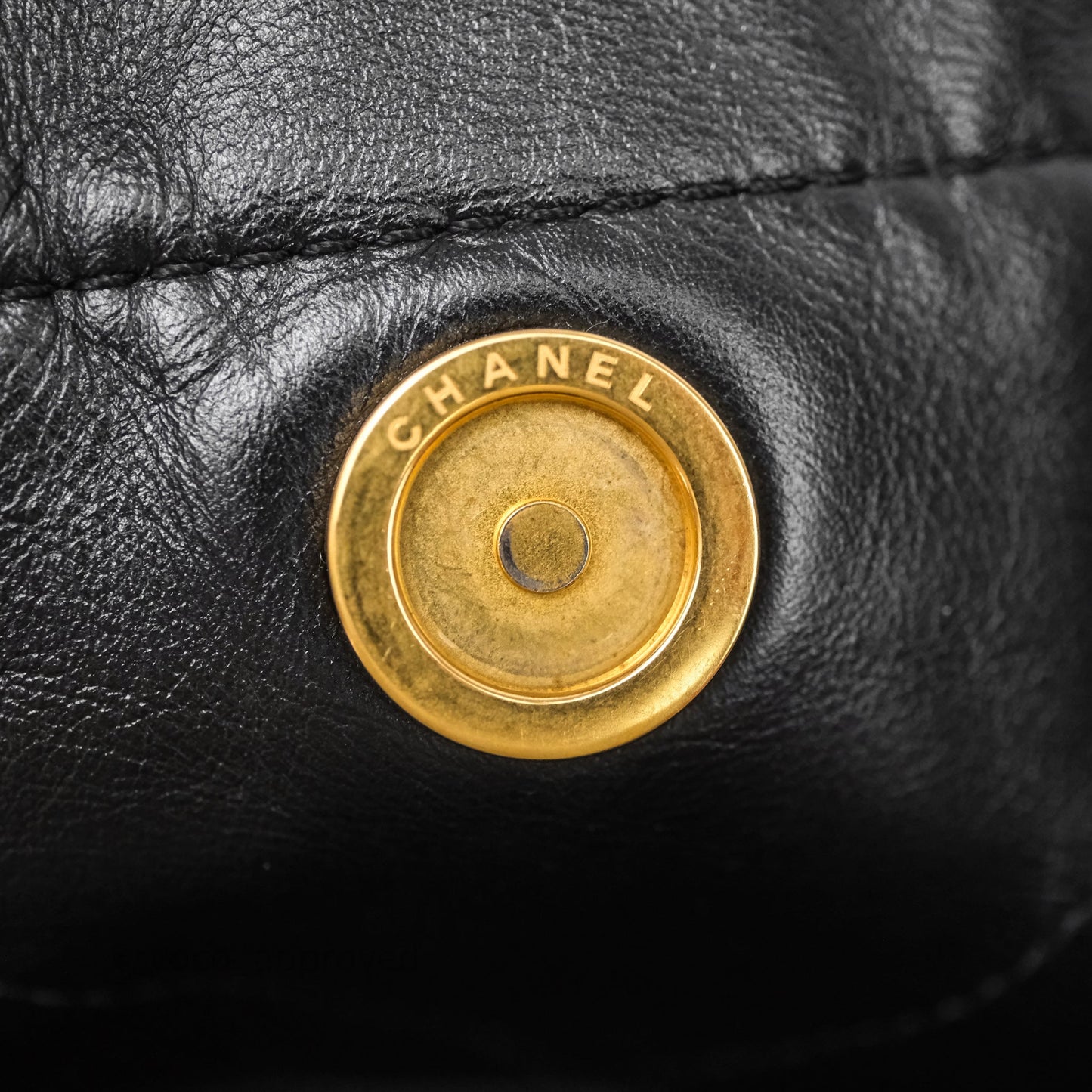 Chanel 22 Bag Medium Black Crumpled Calfskin Aged Gold Hardware
