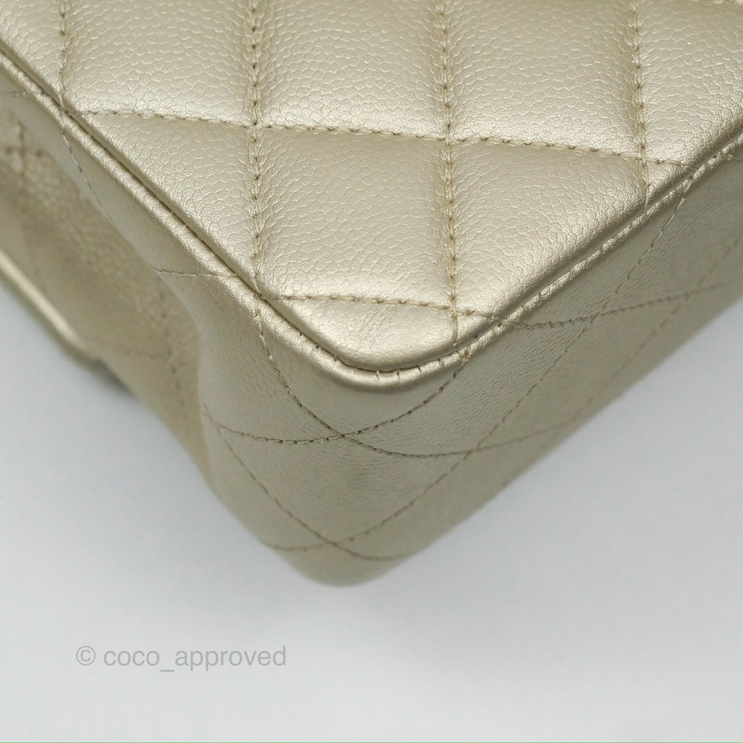 Chanel Classic M/L Medium Flap Quilted Gold Caviar Gold Gold Hardware