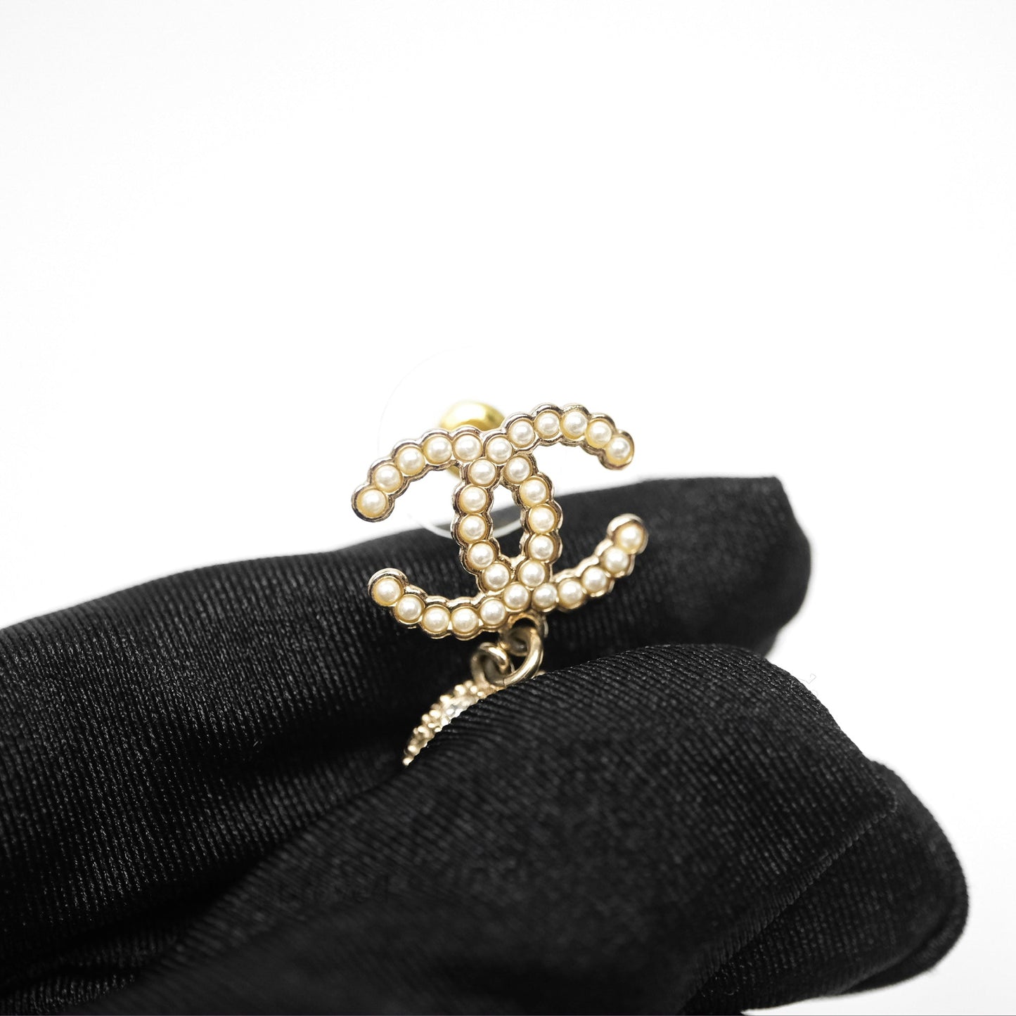 Chanel Crystal Pearl CC Drop Earrings Gold Tone Pearly White 21K