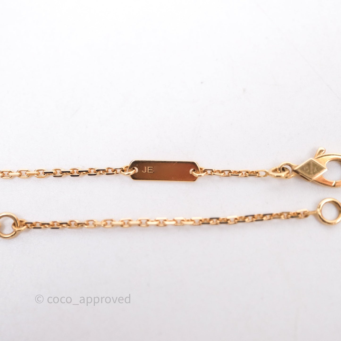 Van Cleef & Arpels Vintage Alhambra Pendant Onyx 18K Yellow Gold
