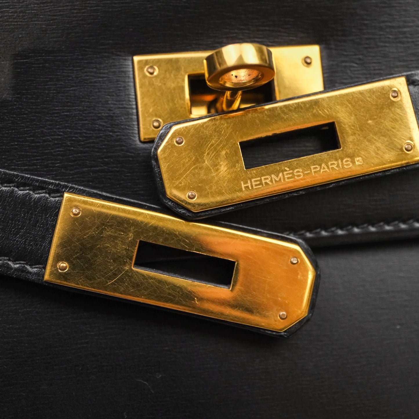 Hermès Vintage Kelly 28 Sellier Black Noir 89 Box Leather Gold Hardware