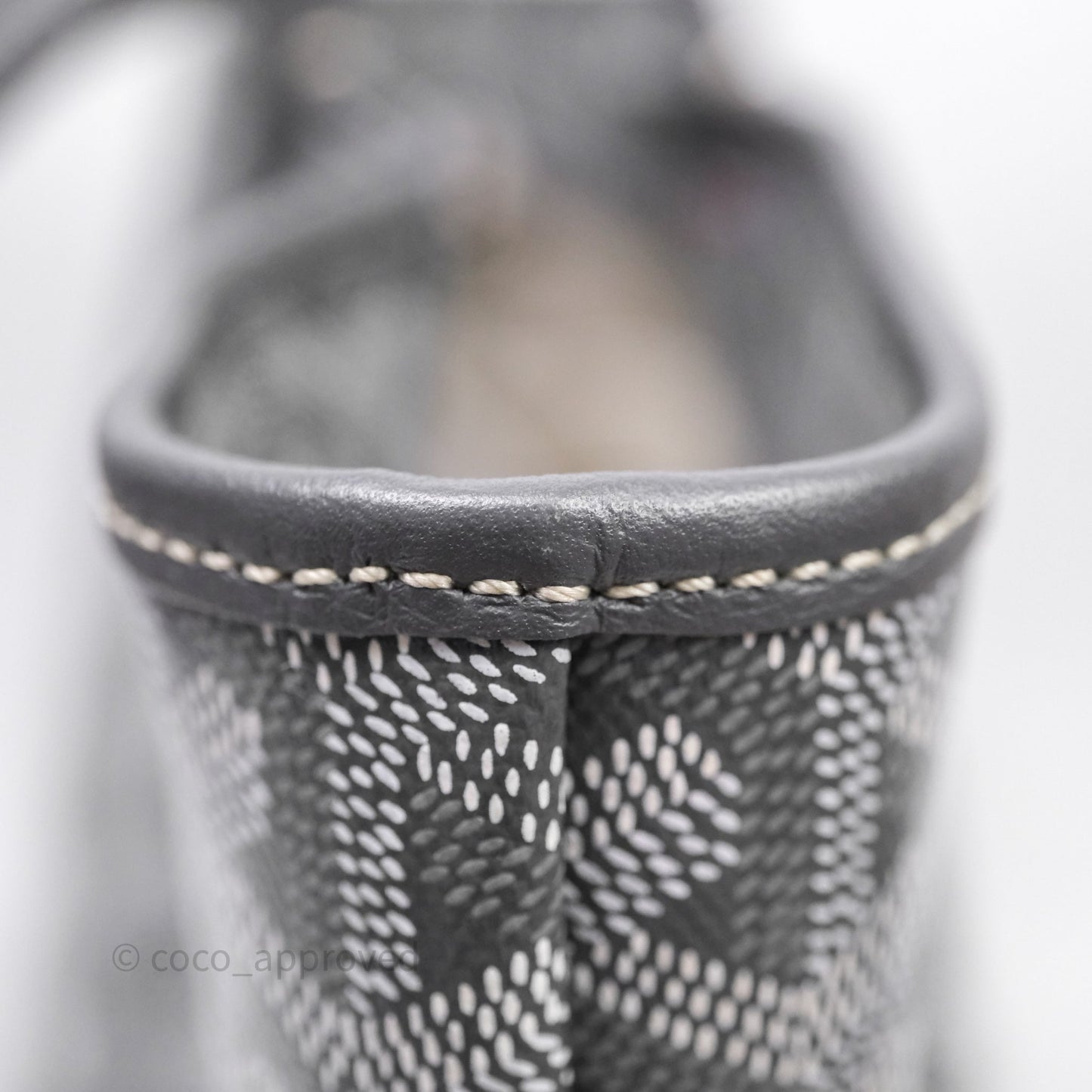 Goyard Artois Tote MM Goyardine Canvas⁣⁣⁣⁣⁣⁣⁣⁣⁣⁣⁣⁣⁣⁣⁣⁣⁣⁣⁣⁣ Grey