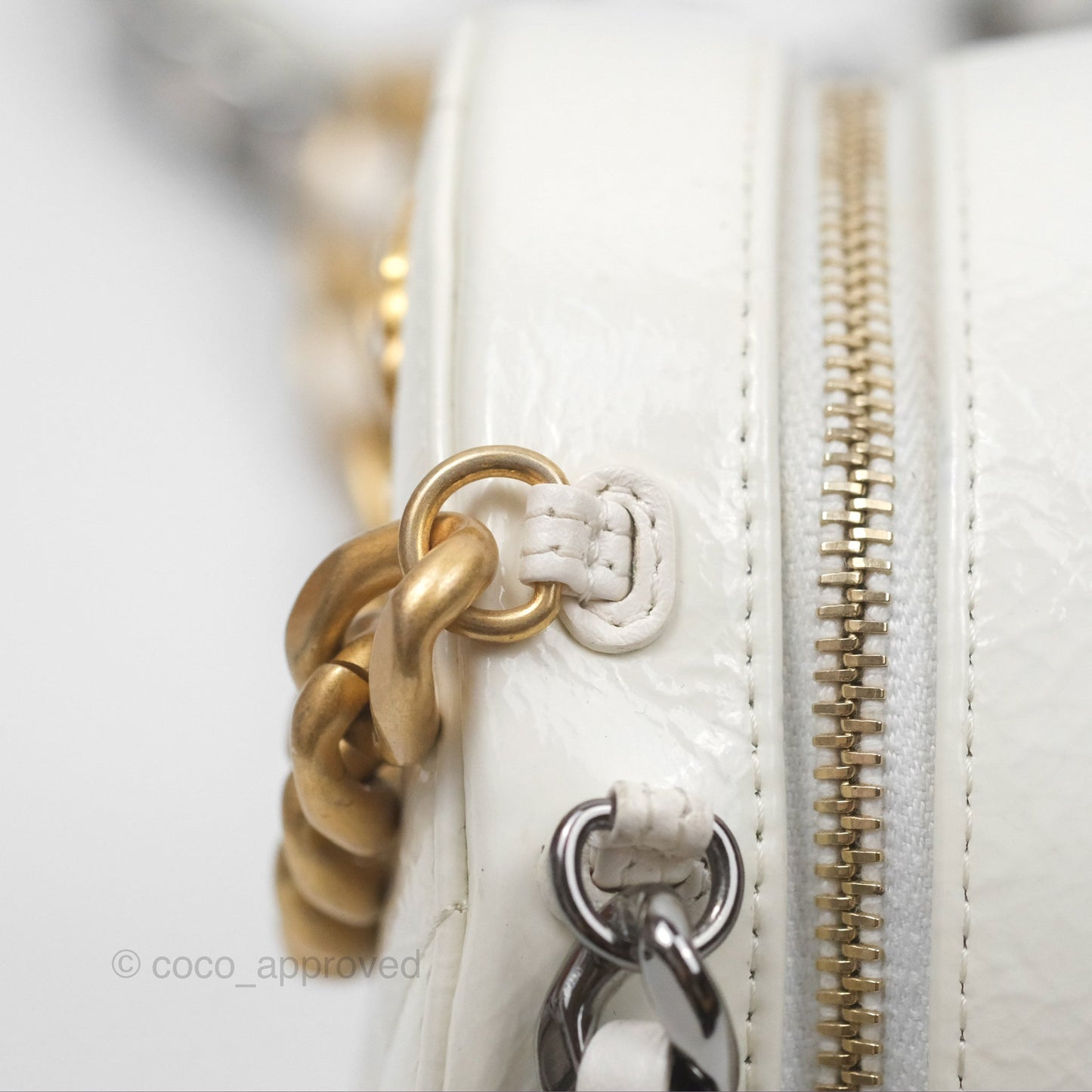 Chanel 19 Round Clutch With Chain White Glazed Calfskin Mixed Hardware