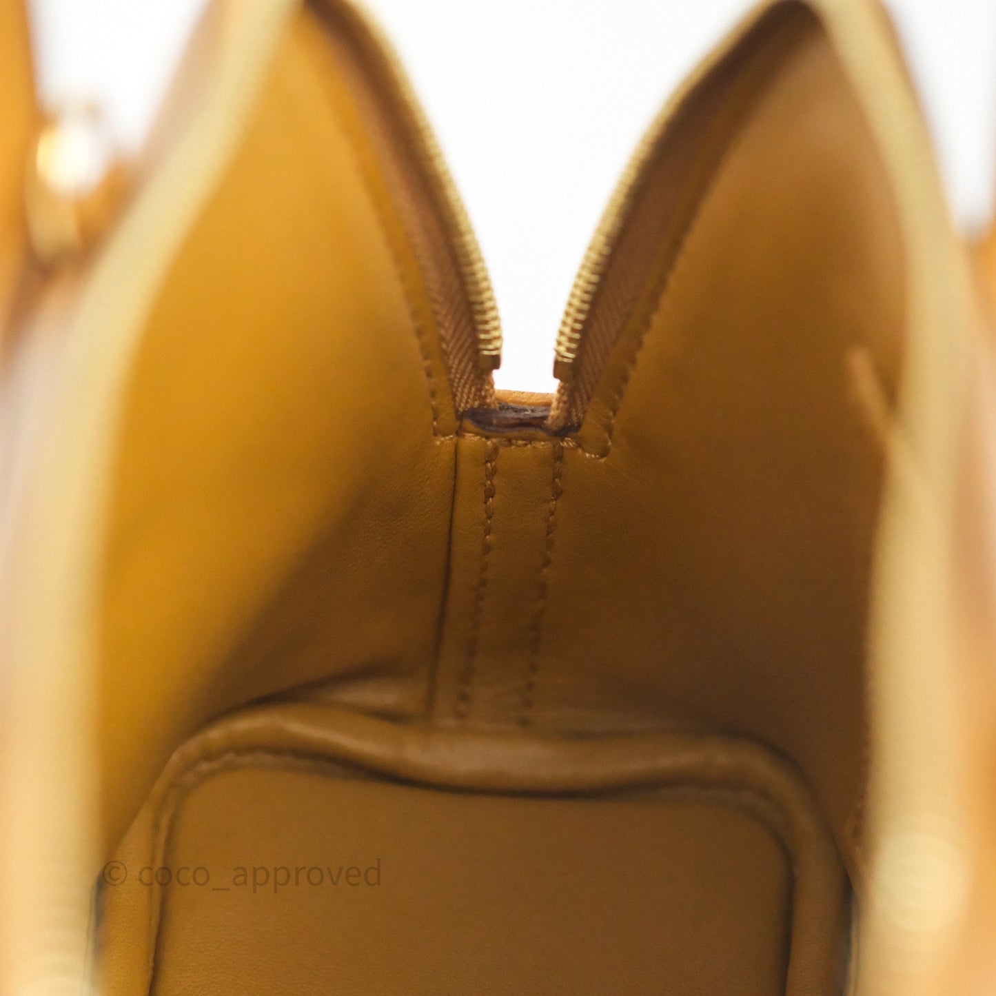 Hermès Bolide Mini 1923 Caramel 28 Chevre Mysore Strap Ficelle/Black Gold Hardware