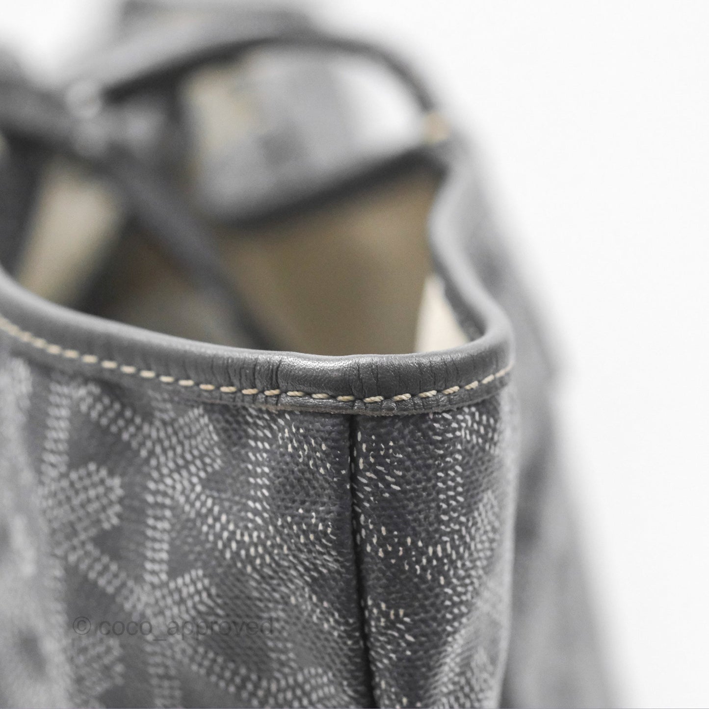 Goyard St Louis Tote PM ⁣⁣⁣⁣⁣⁣⁣⁣⁣⁣⁣⁣⁣⁣⁣⁣⁣⁣⁣⁣Grey Goyardine Canvas