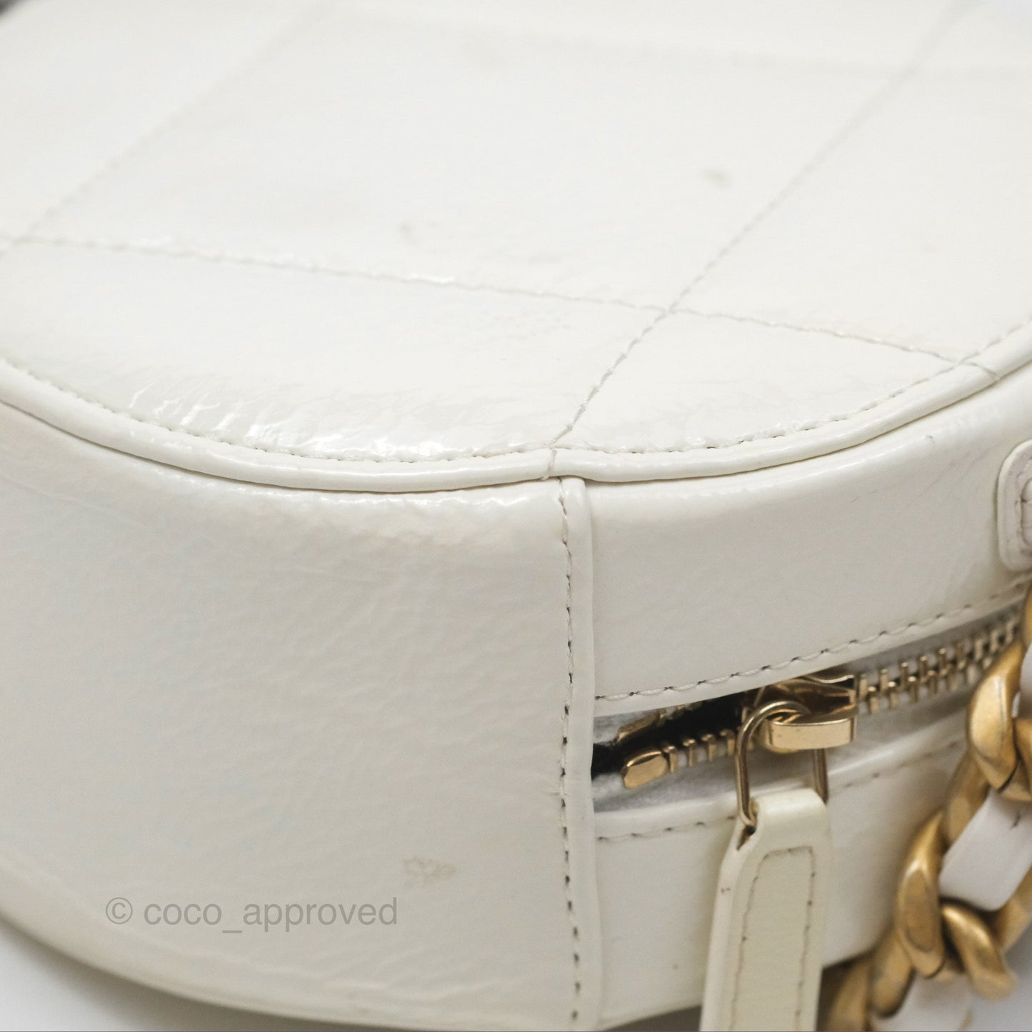 Chanel 19 Round Clutch With Chain White Glazed Calfskin Mixed Hardware