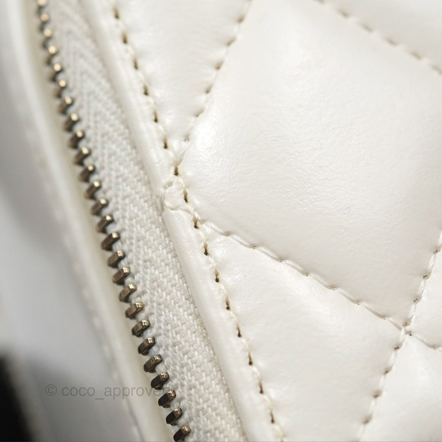 Chanel Top Handle Quilted Vanity Case White Shiny Lambskin Good Hardware