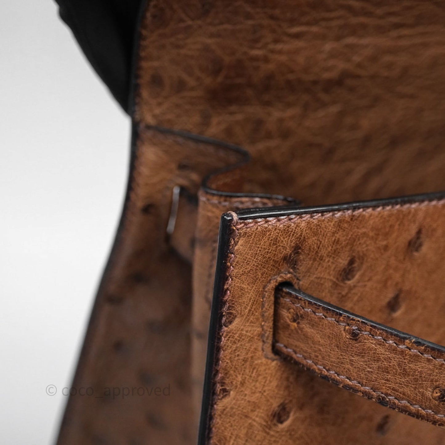 Hermès Kelly 28 Chocolate Ostrish Sellier Gold Hardware