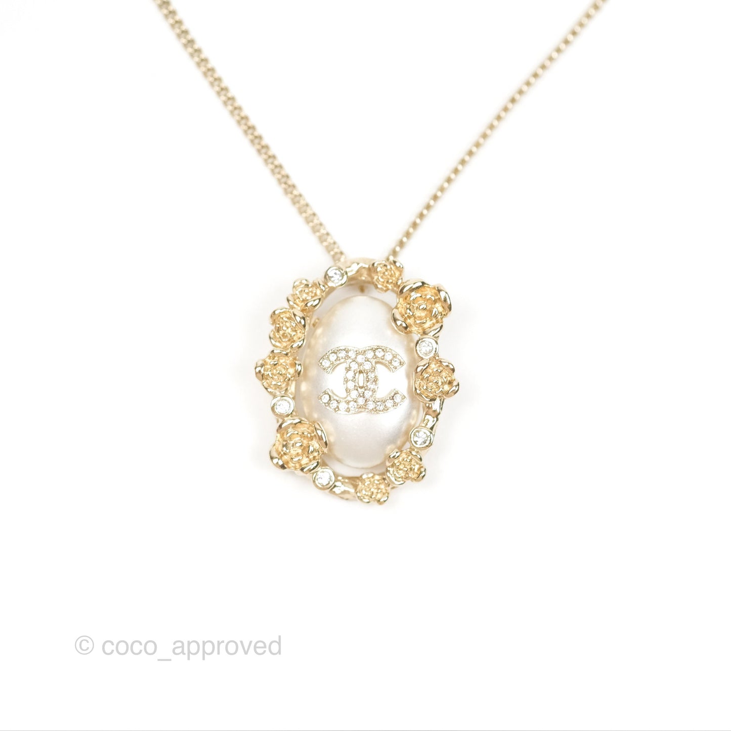 Chanel Oval Pearl CC Crystal Camellia Necklace Gold Tone 22C