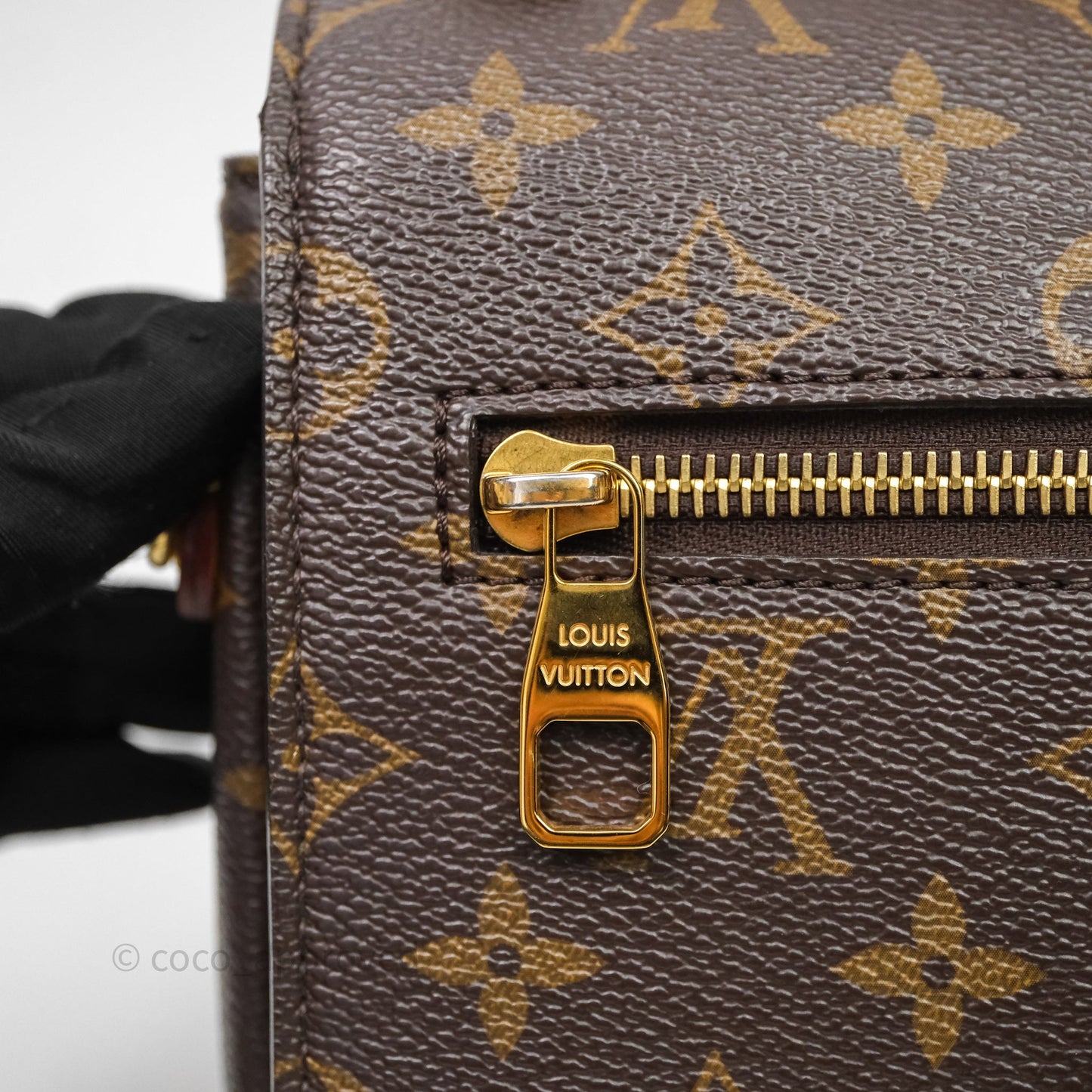 Louis Vuitton Pochette Metis Monogram