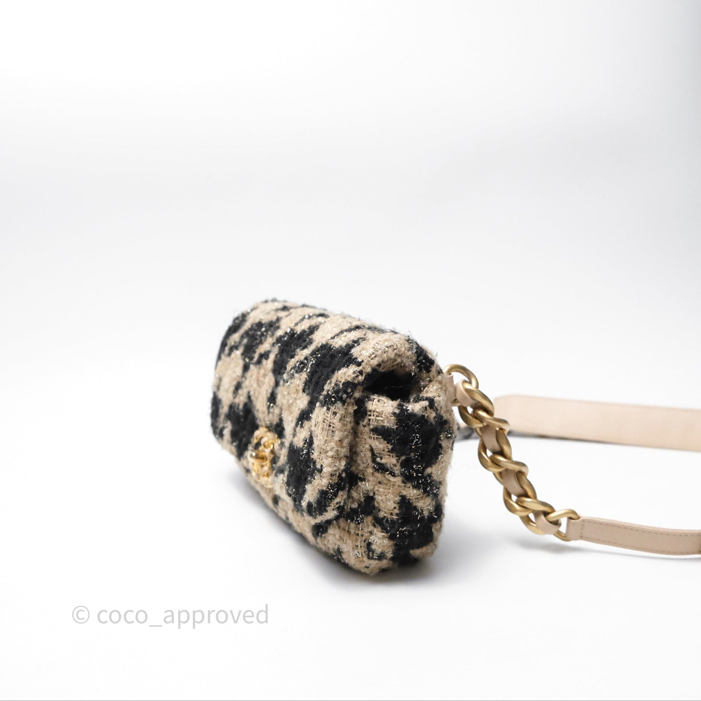 Chanel 19 Waist Bag Tweed Houndstooth Black Beige Mixed Hardware 19K