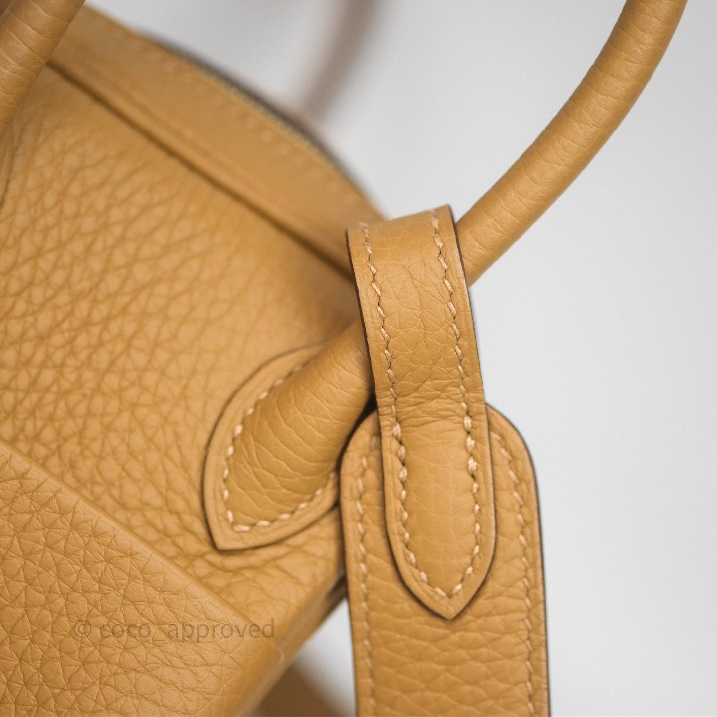 Hermès Mini Lindy 20 Biscuit 4B Clemence Gold Hardware With Rodeo
