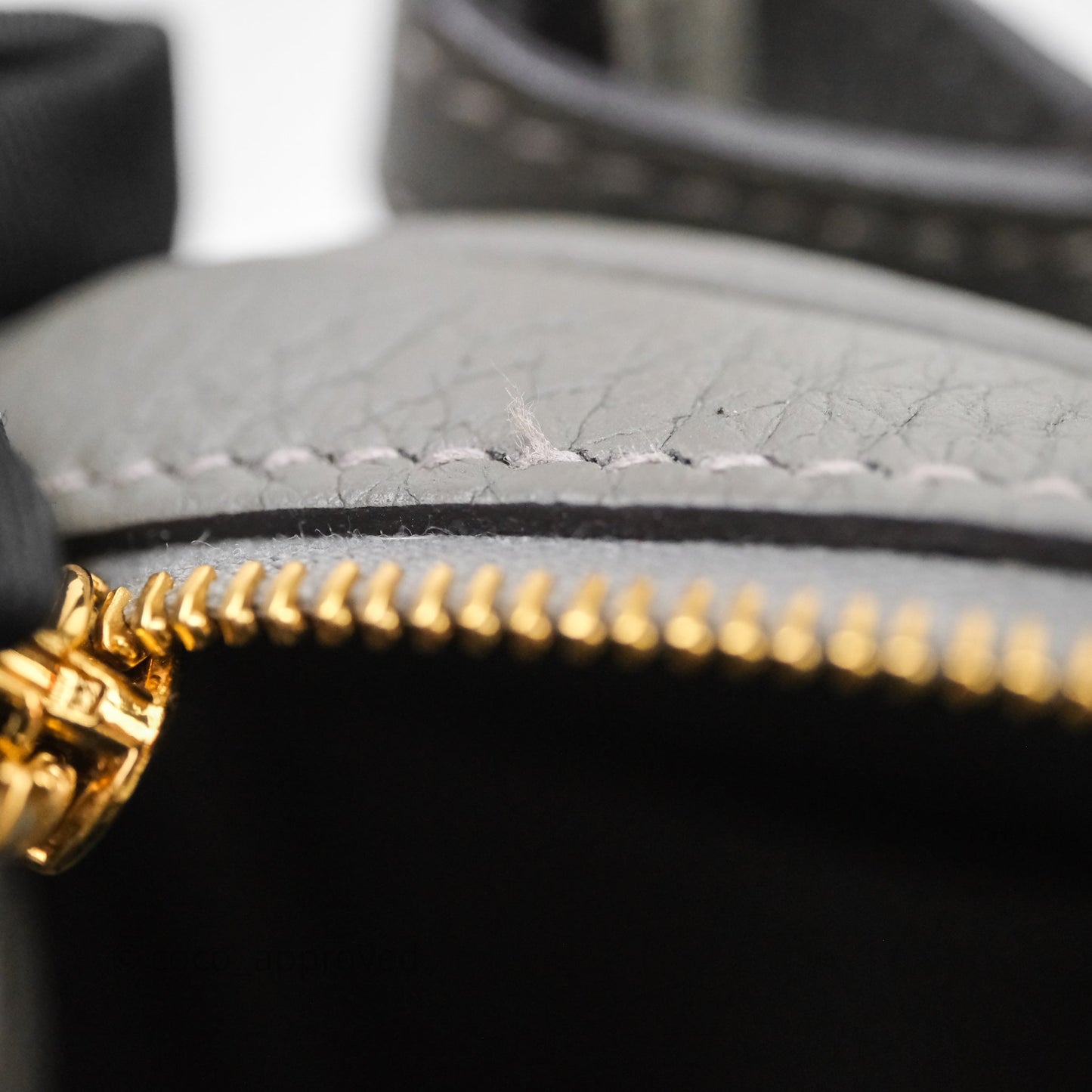Hermès Lindy 26 Taurillion Clemence Gris Meyer 0L Gold Hardware