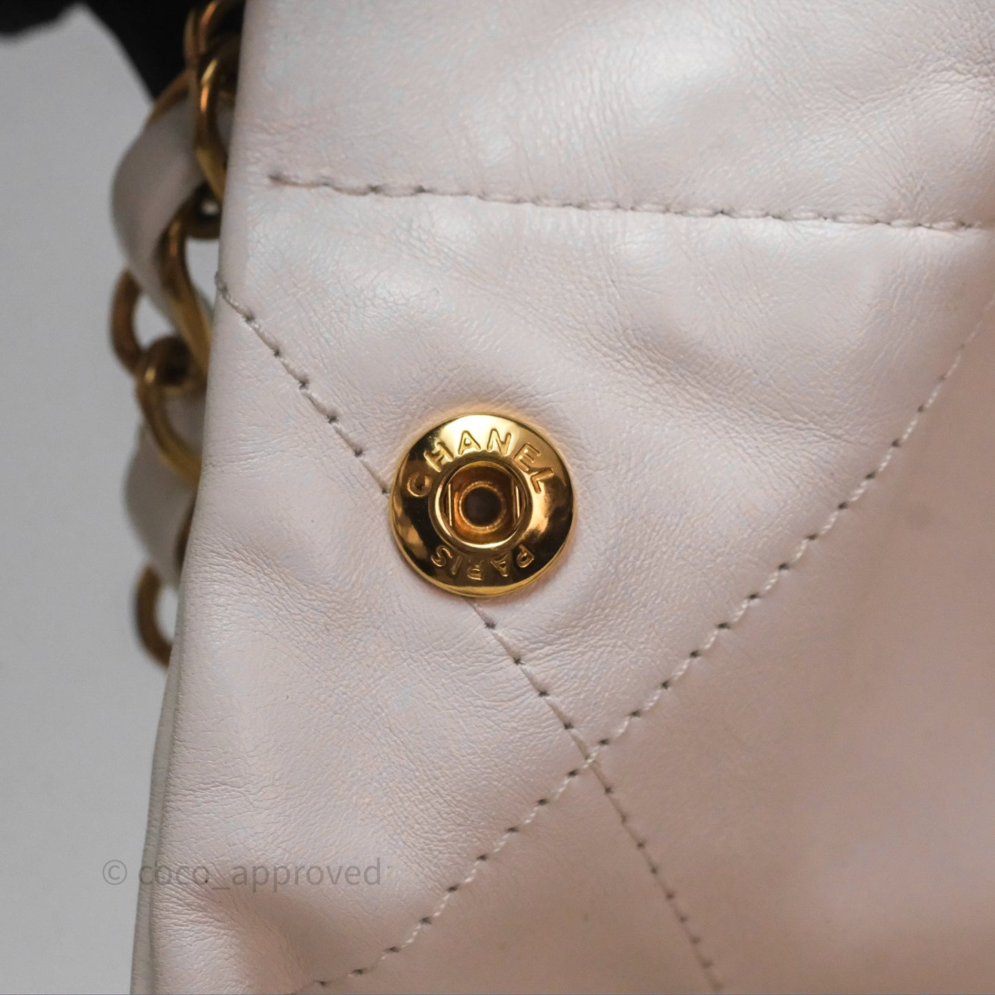 Chanel 22 Small White Shiny Calfskin Aged Gold Hardware