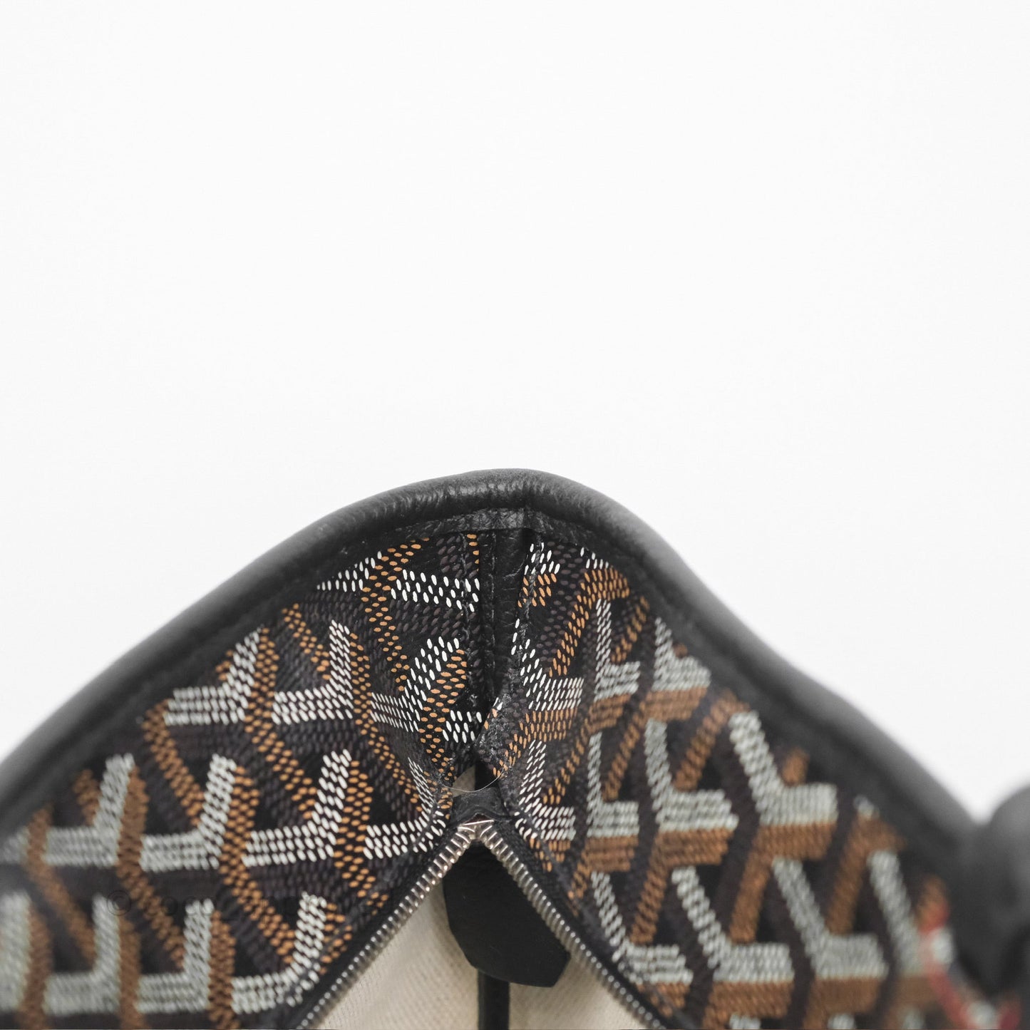 Goyard Artois Tote PM⁣⁣⁣⁣⁣⁣⁣⁣⁣⁣⁣⁣⁣⁣⁣⁣⁣⁣⁣⁣ Goyardine Canvas Black