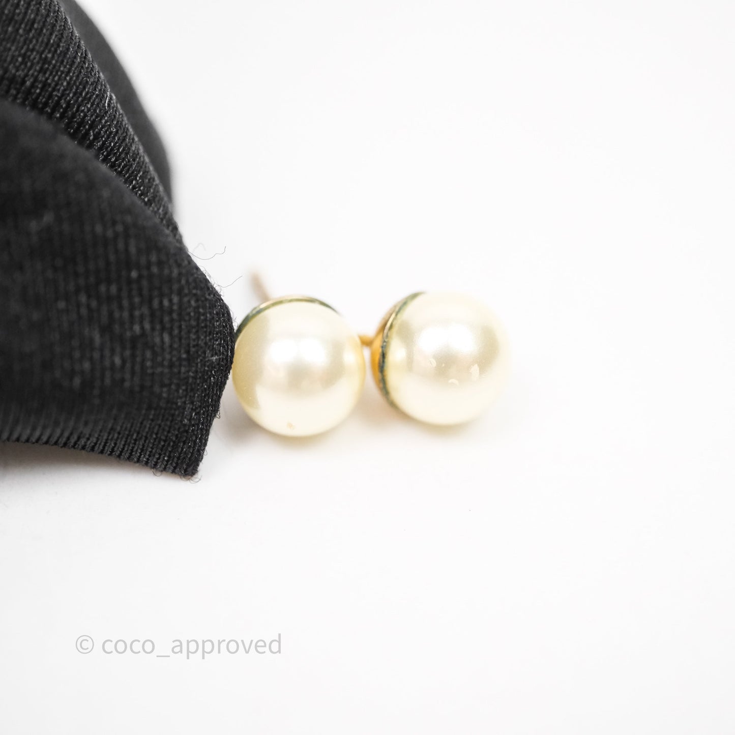Christian Dior Tribales Pearl CD Earrings Gold Tone