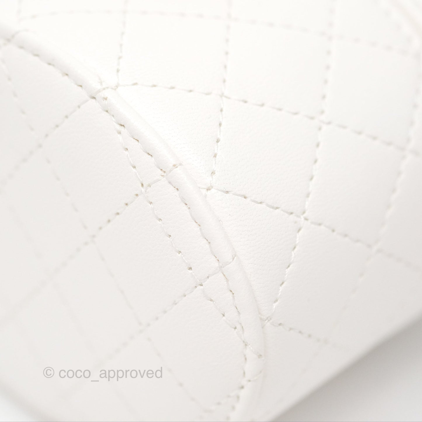 Chanel Quilted Round Vanity Clutch With Chain Lambskin White Gold Hardware