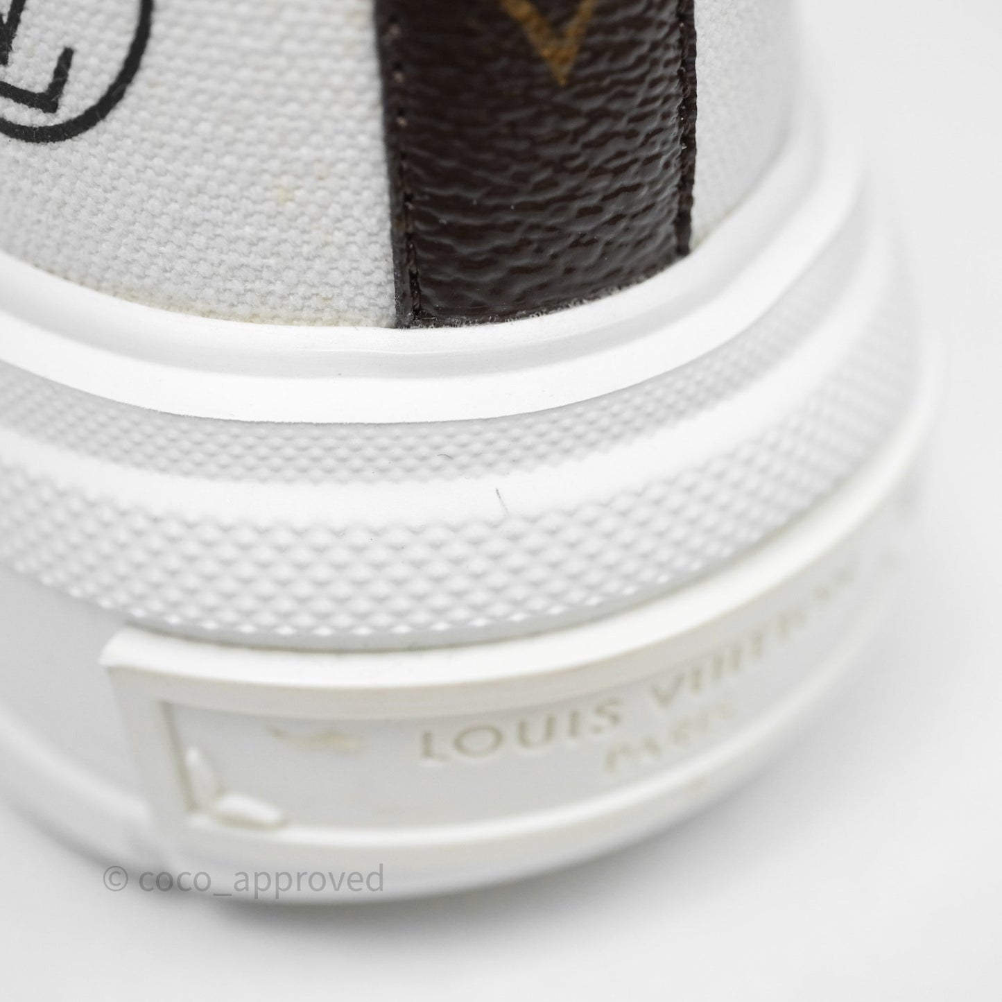 Louis Vuitton Logo Blanc Sneakers Size 38