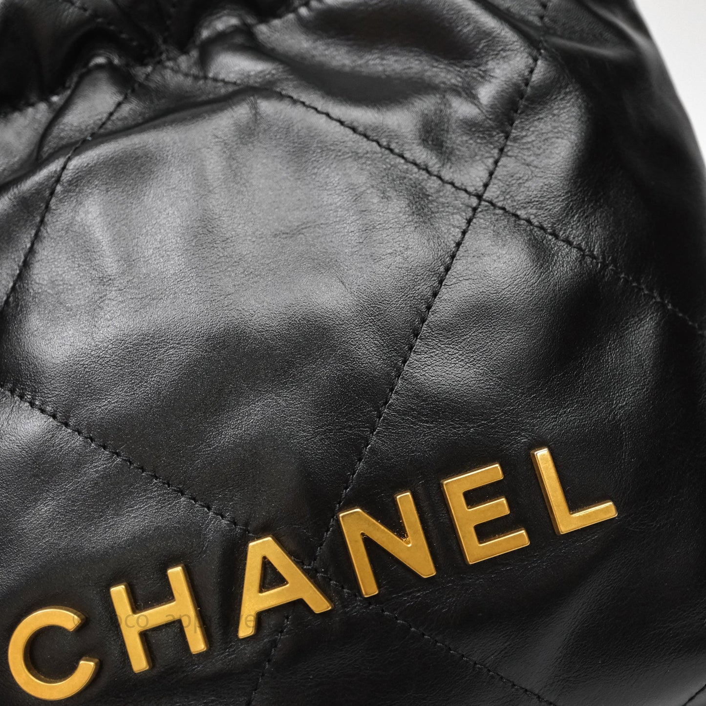 Chanel 22 Mini Bag Black Shiny Crumpled Calfskin Aged Gold Hardware