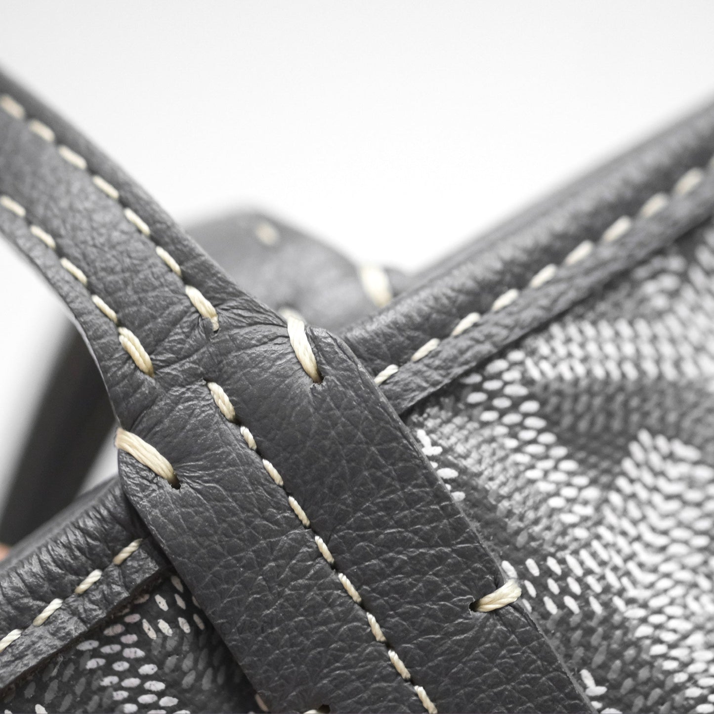 Goyard St Louis Tote PM ⁣⁣⁣⁣⁣⁣⁣⁣⁣⁣⁣⁣⁣⁣⁣⁣⁣⁣⁣⁣Grey
