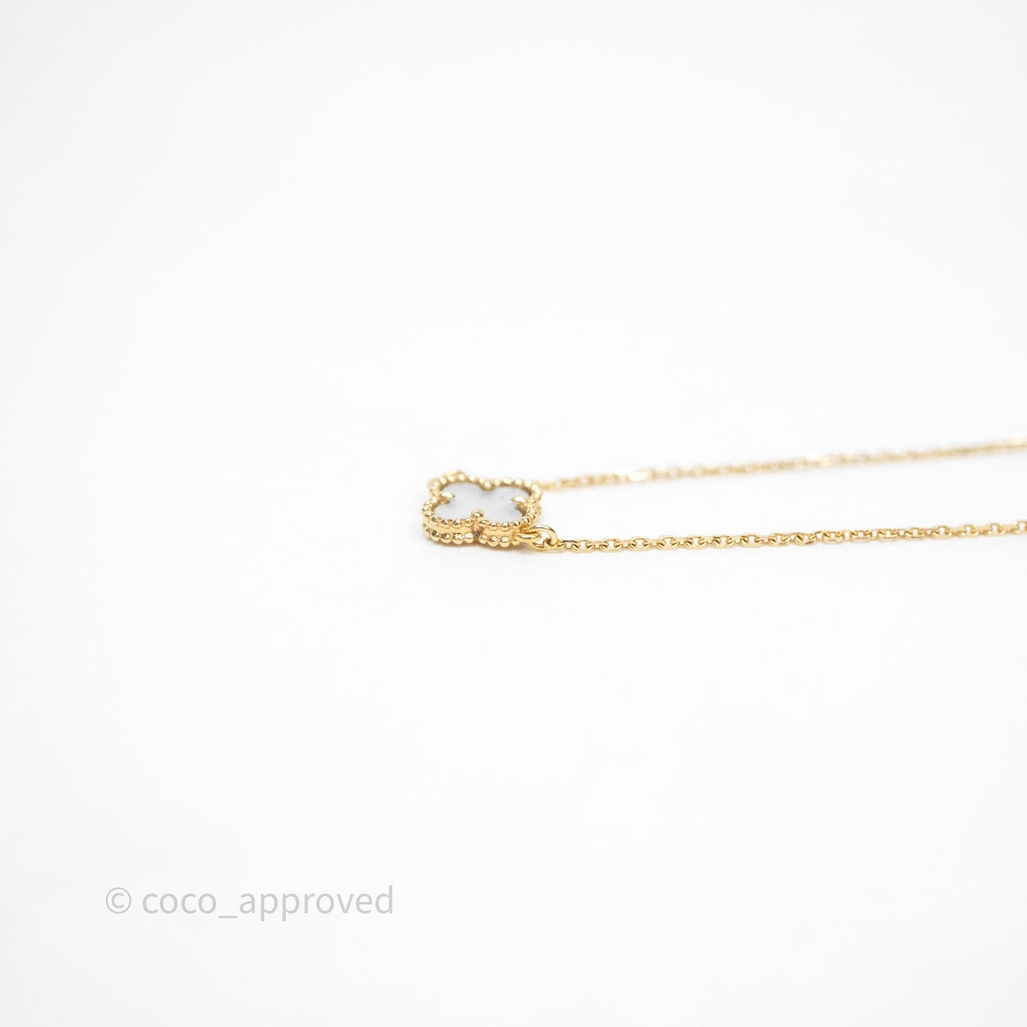 Van Cleef & Arpels Sweet Alhambra Bracelet Yellow Gold & Mother-of-pearl