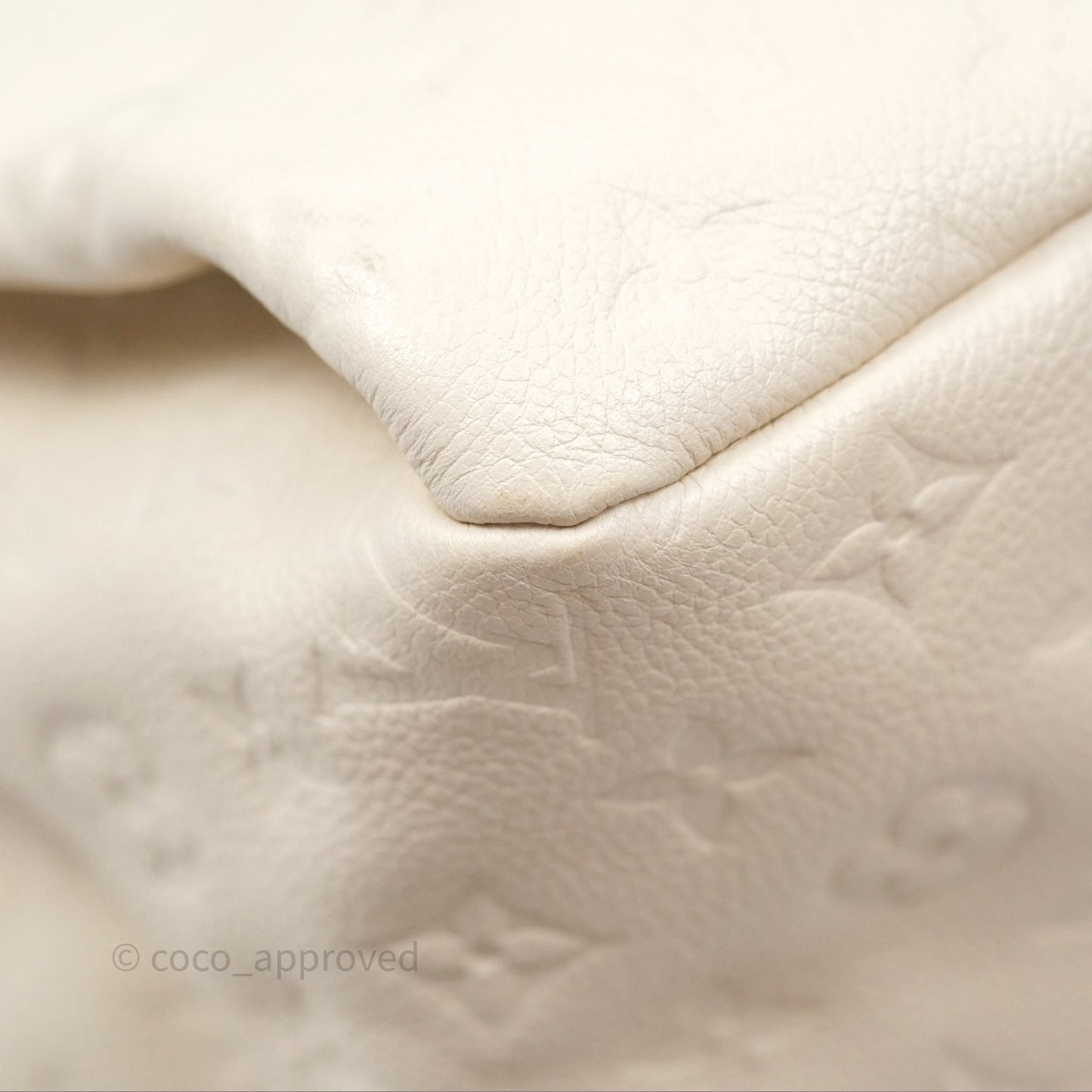 Louis Vuitton Artsy Monogram Empreinte MM Ivory