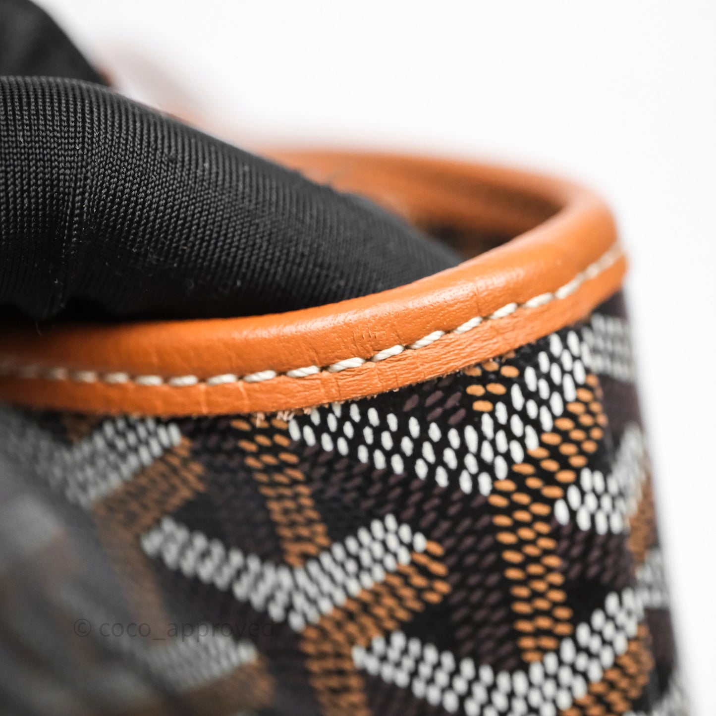 Goyard Artois Tote MM Goyardine Canvas⁣⁣⁣⁣⁣⁣⁣⁣⁣⁣⁣⁣⁣⁣⁣⁣⁣⁣⁣⁣ Tan/Black