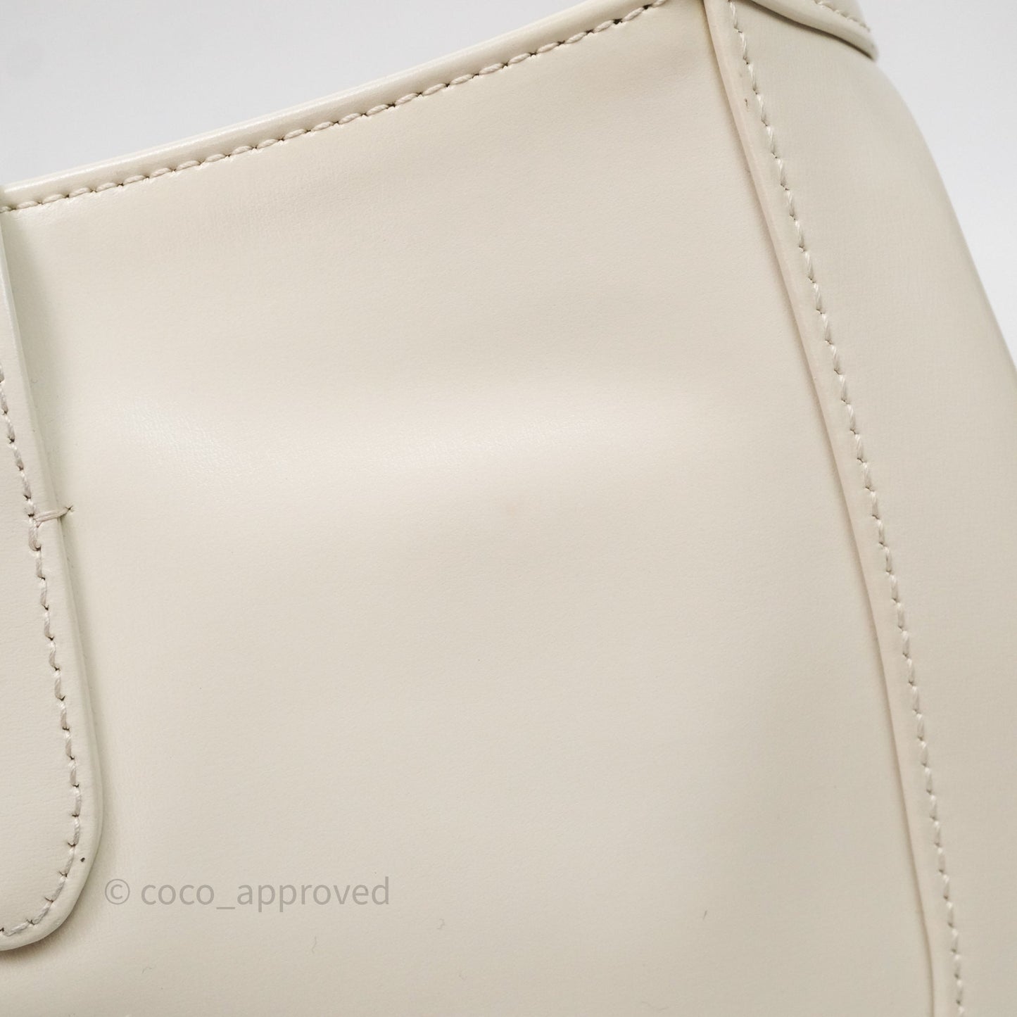 Gucci Jackie 1961 White Small Shoulder Bag Gold Hardware