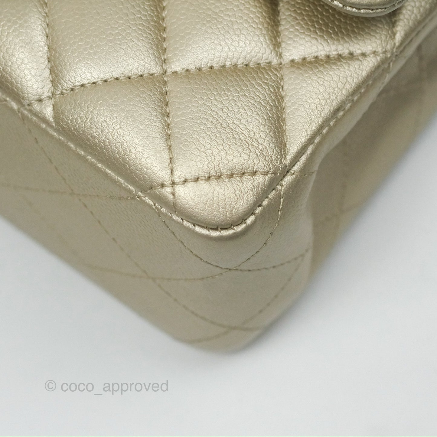 Chanel Classic M/L Medium Flap Quilted Gold Caviar Gold Gold Hardware