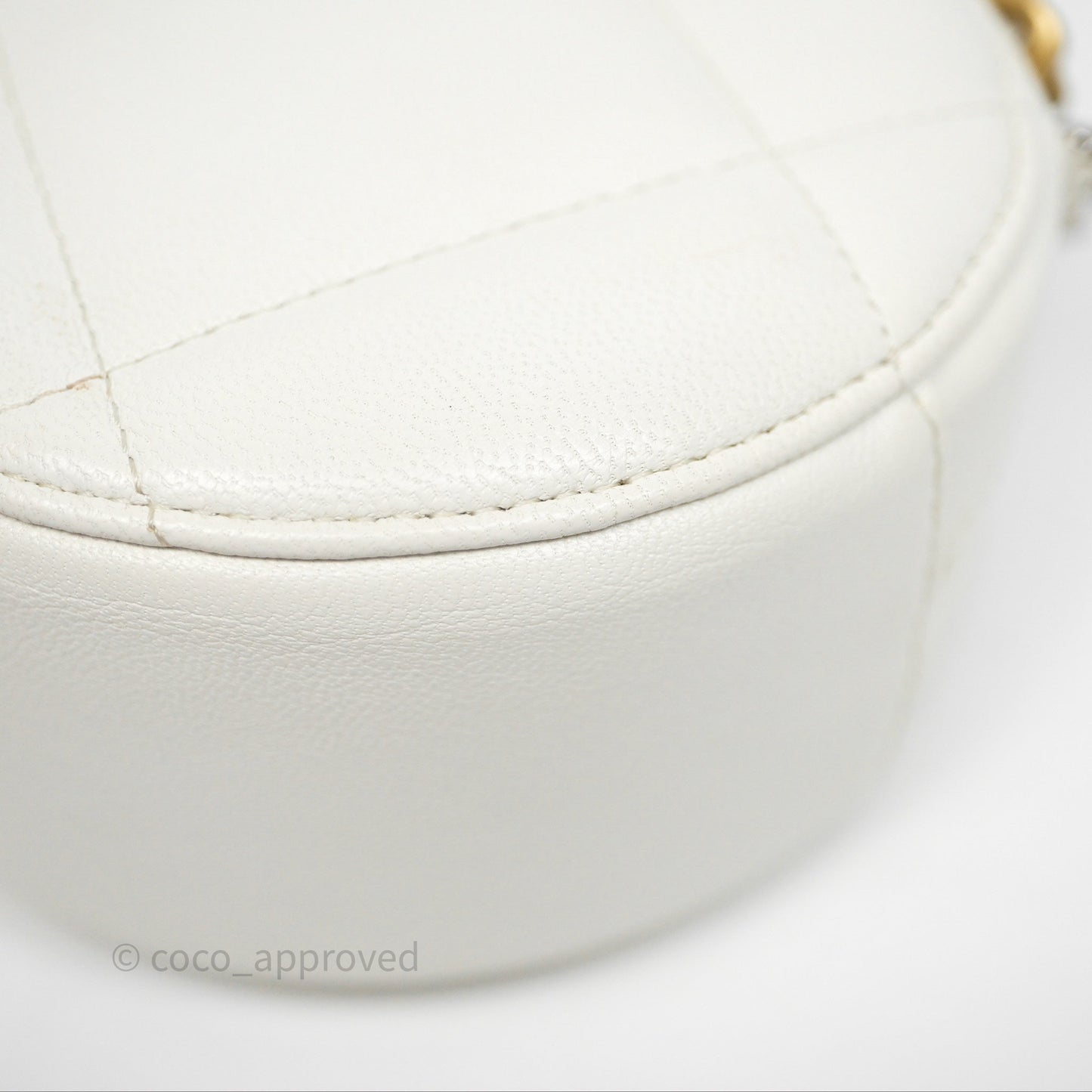 Chanel 19 Round Clutch With Chain White Calfskin Mixed Hardware