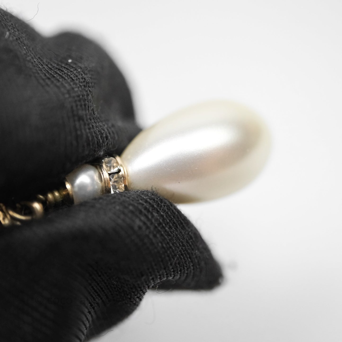 Chanel CC Pearl Drop Bow Earrings Gold Tone 22S