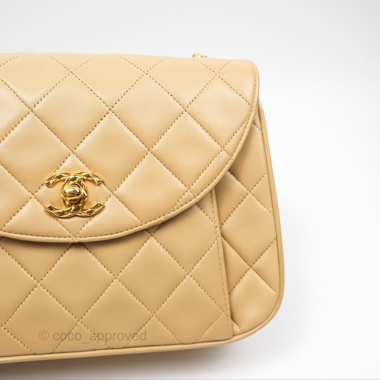 Chanel Vintage Flap Bag Beige Lambskin Gold Hardware