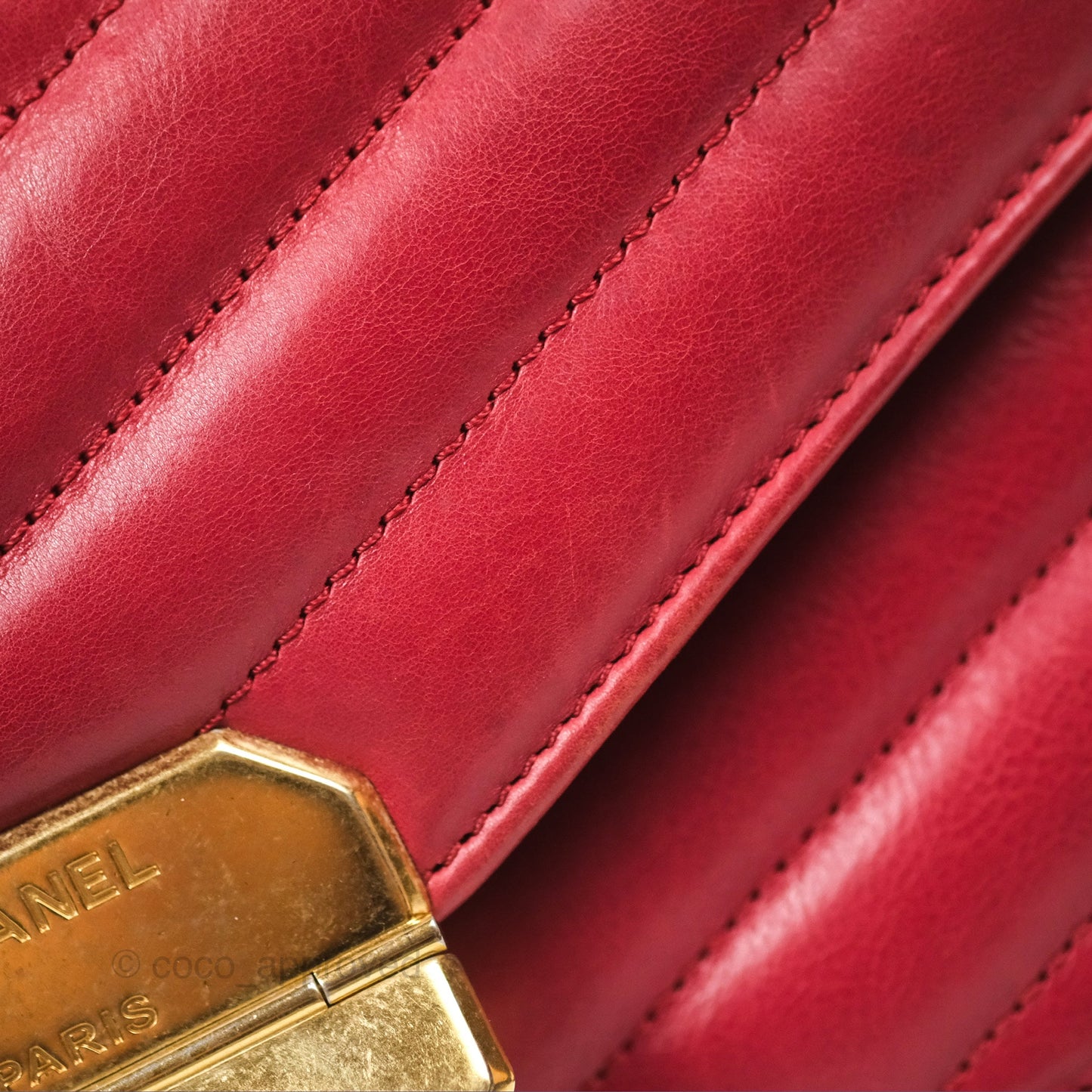 Chanel Chevron Shoulder Bag Red Calfskin Aged Gold Hardware